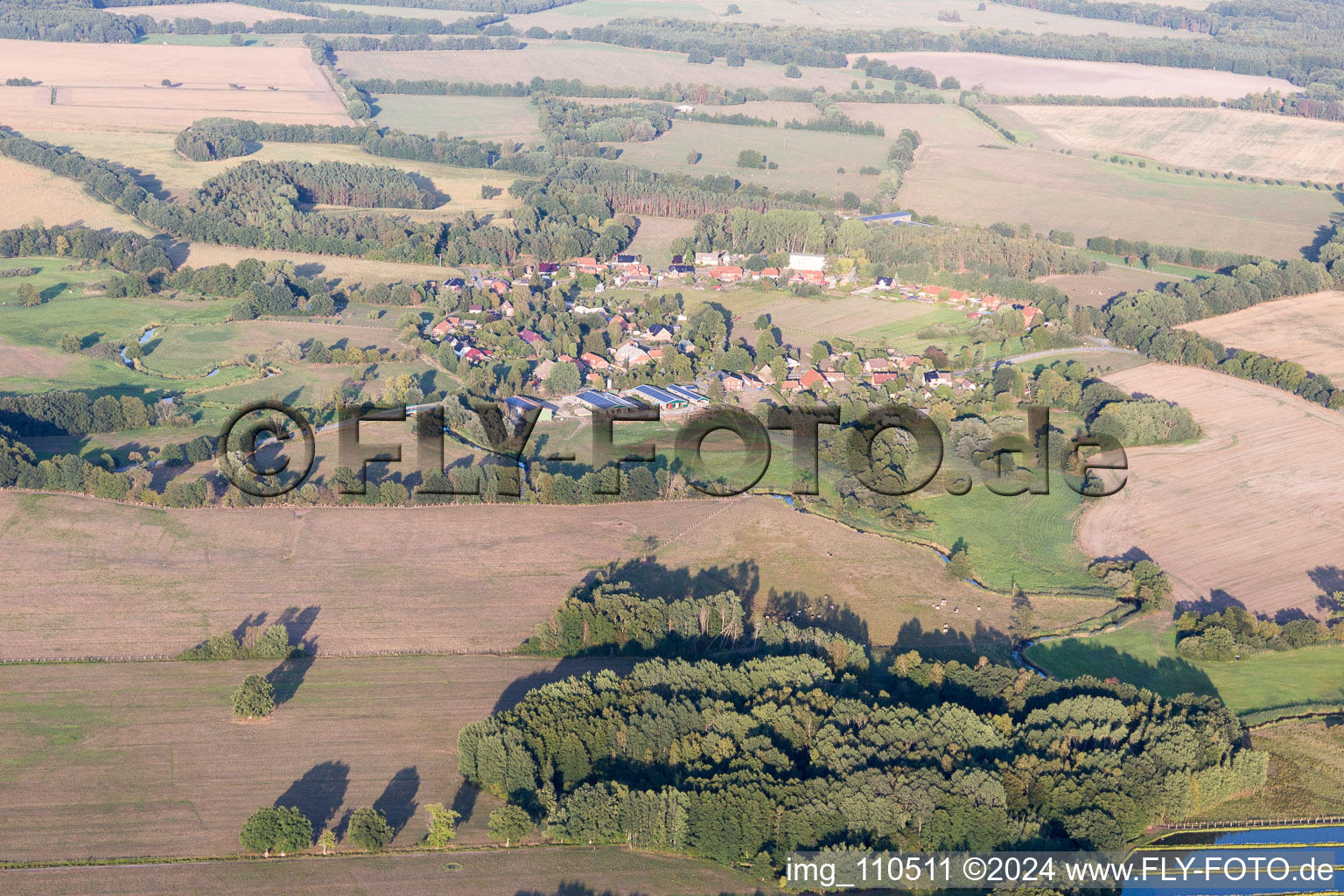 Vue aérienne de Klein Bengerstorf dans le département Mecklembourg-Poméranie occidentale, Allemagne