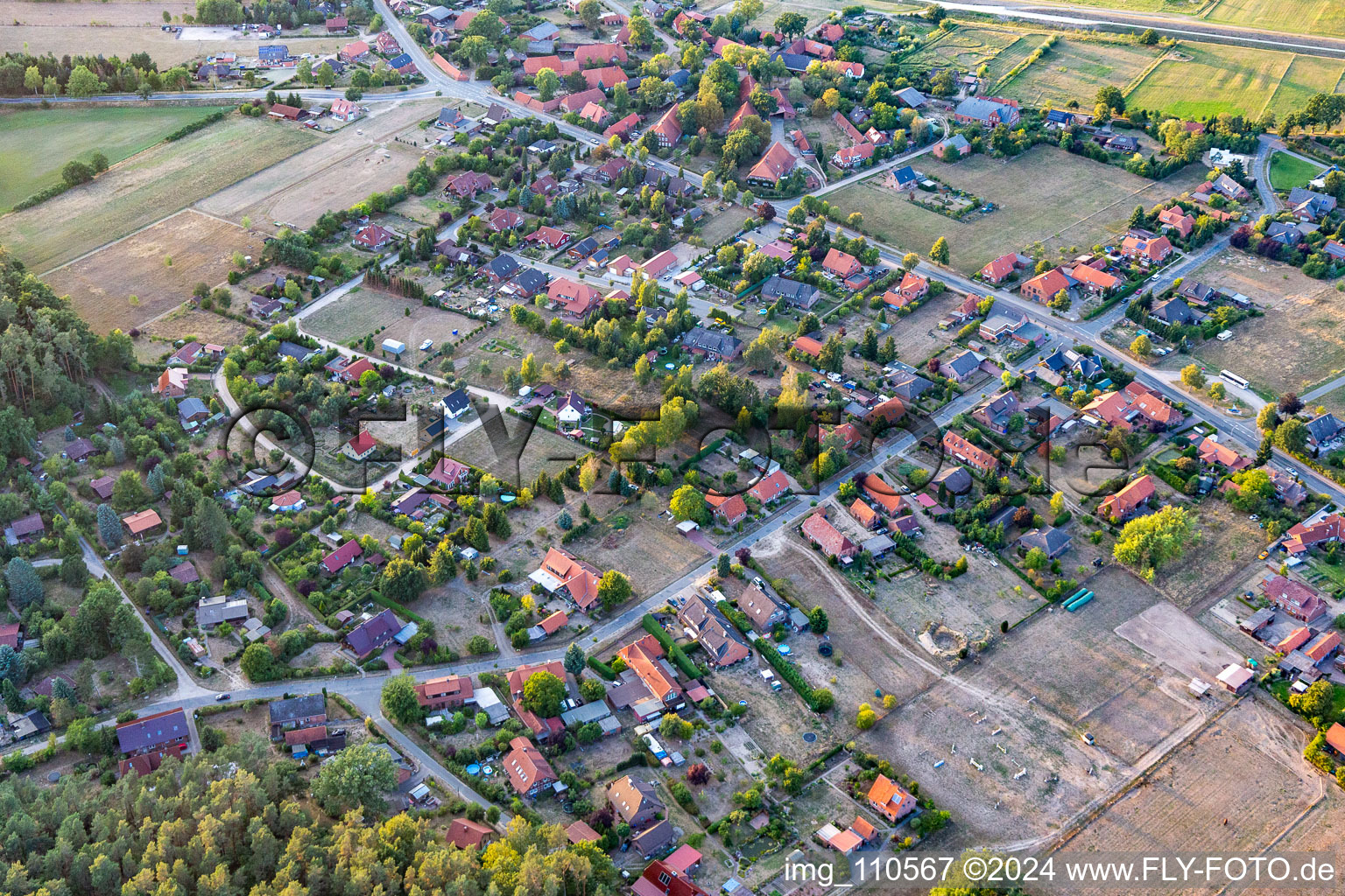 Vue aérienne de Quartier Walmsburg in Bleckede dans le département Basse-Saxe, Allemagne