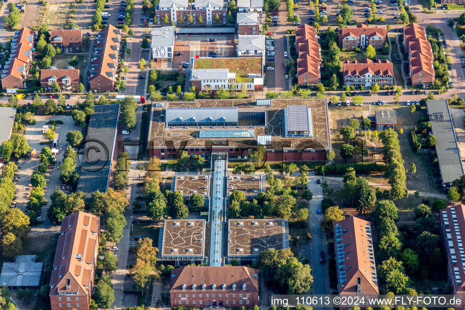 Vue aérienne de Campus Université Université Leuphana Lüneburg à Lüneburg dans le département Basse-Saxe, Allemagne