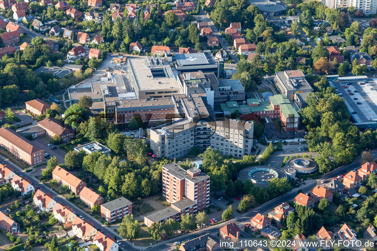 Vue aérienne de Terrain de l'hôpital Städtisches Klinikum Lüneburg à Lüneburg dans le département Basse-Saxe, Allemagne