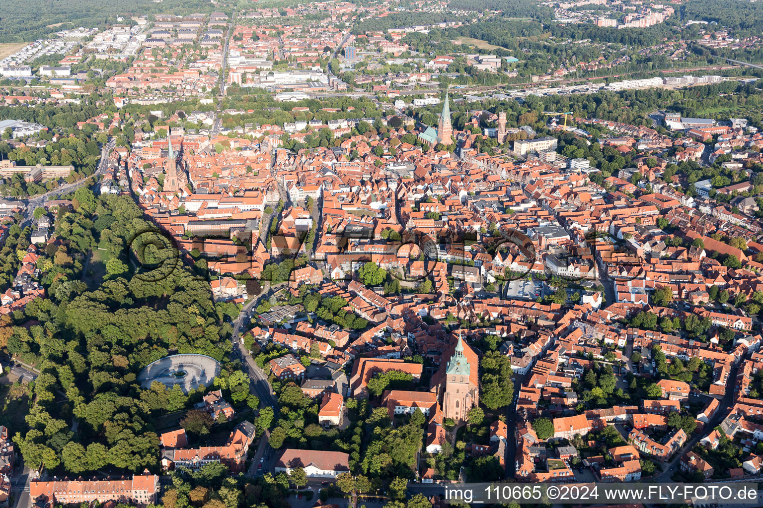 Photographie aérienne de Vieille ville à Lüneburg dans le département Basse-Saxe, Allemagne