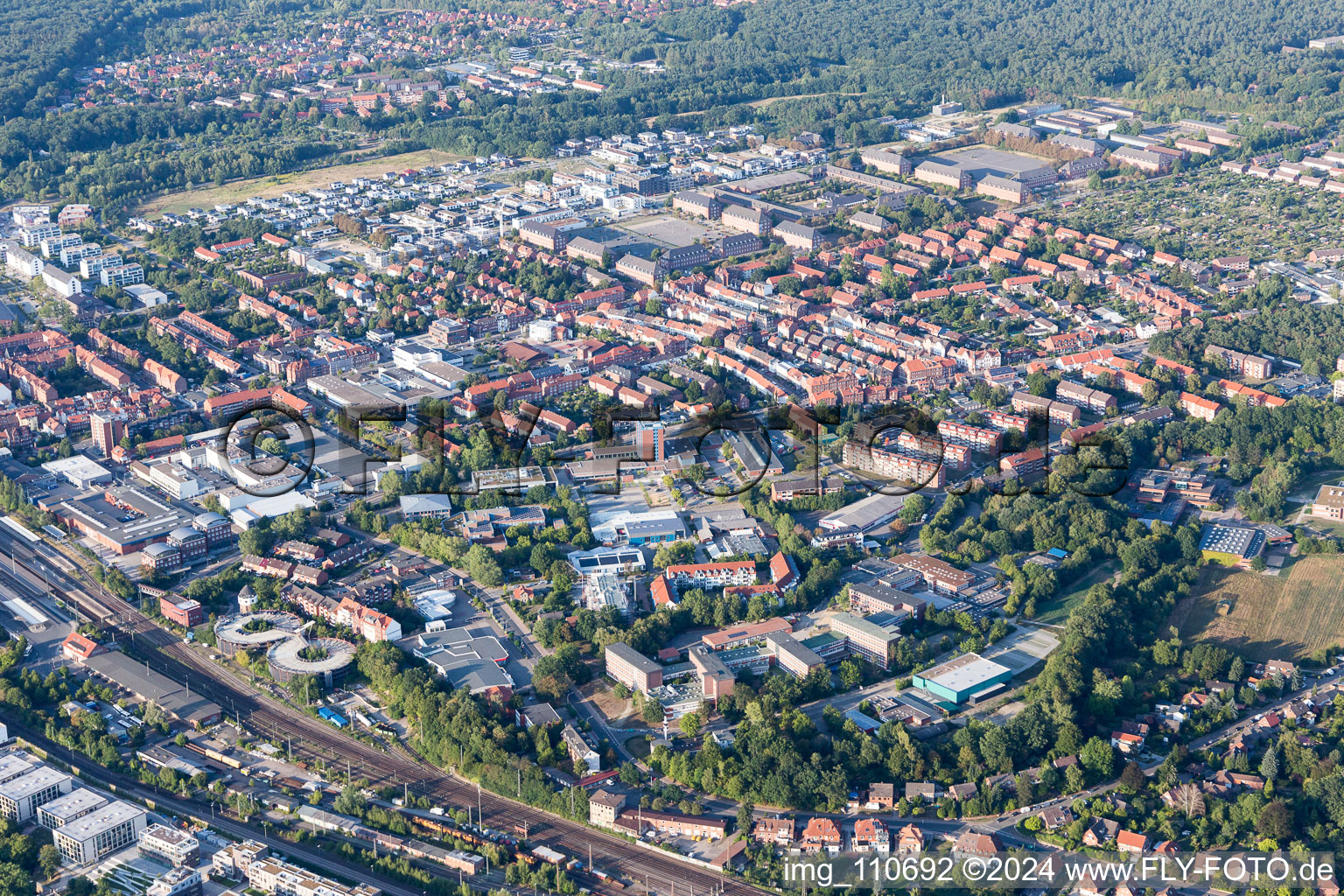 Vue aérienne de Bleckeder Landstraße à Lüneburg dans le département Basse-Saxe, Allemagne