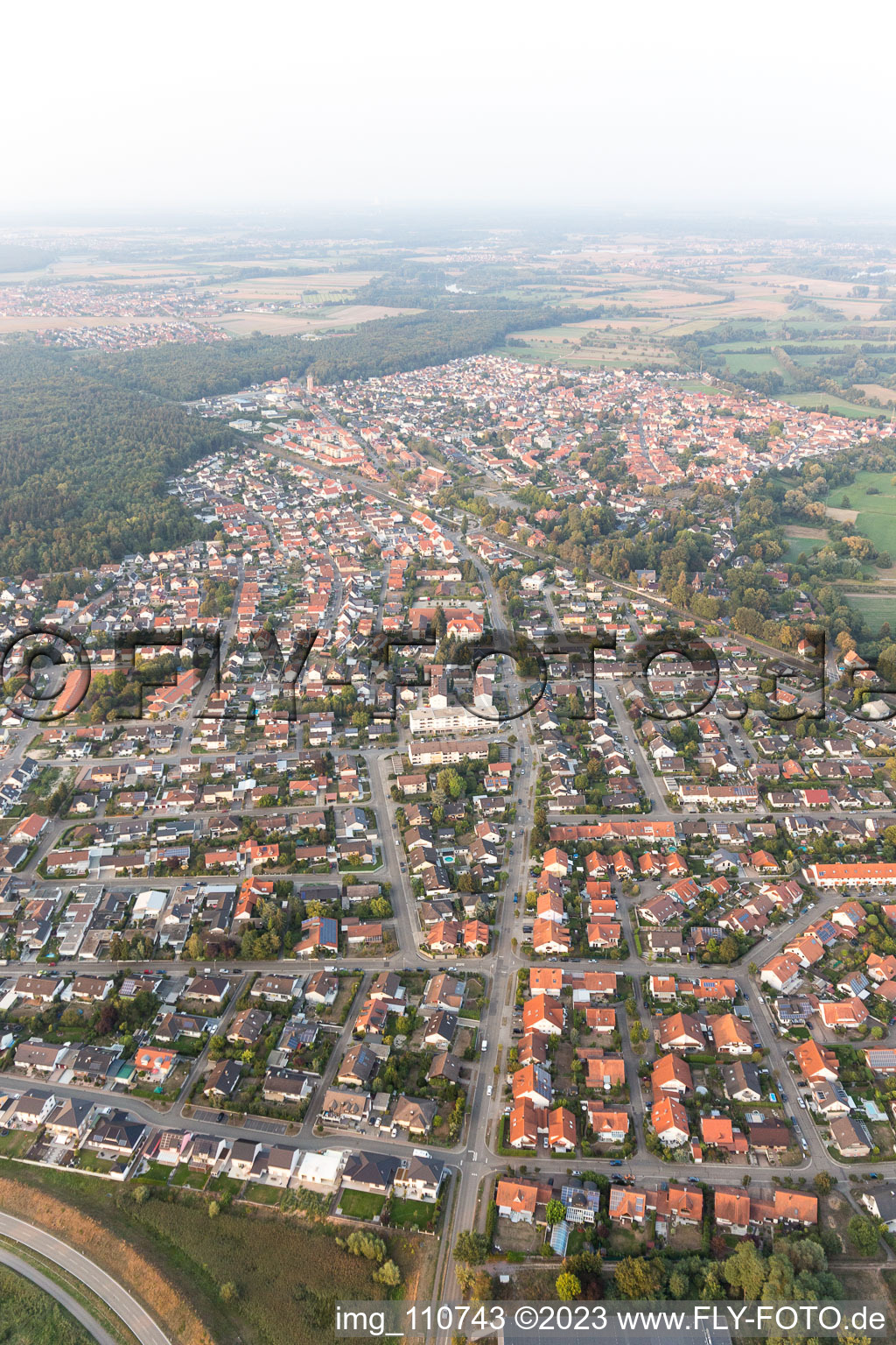 Jockgrim dans le département Rhénanie-Palatinat, Allemagne depuis l'avion