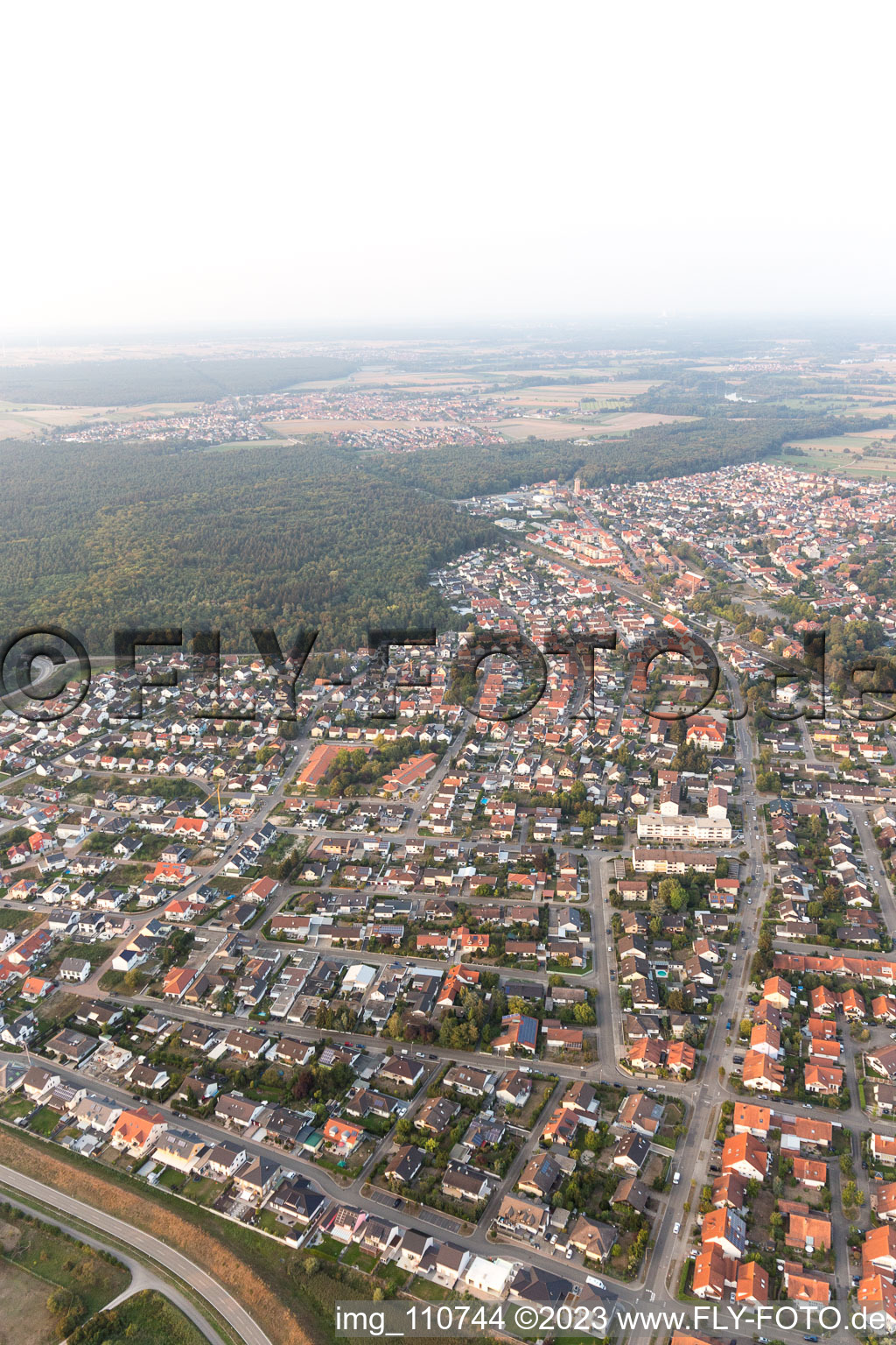 Vue d'oiseau de Jockgrim dans le département Rhénanie-Palatinat, Allemagne