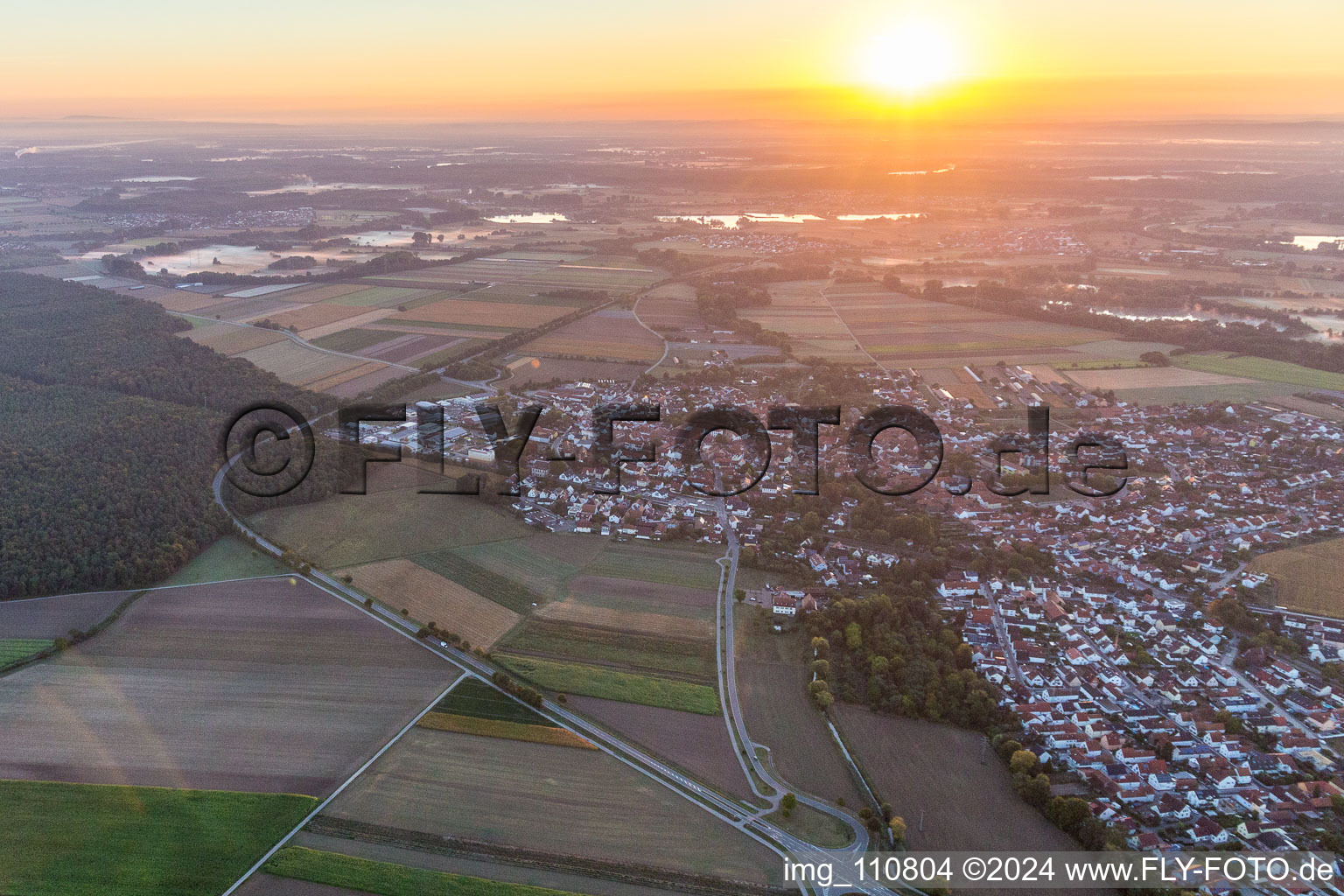 Rheinzabern dans le département Rhénanie-Palatinat, Allemagne vue d'en haut