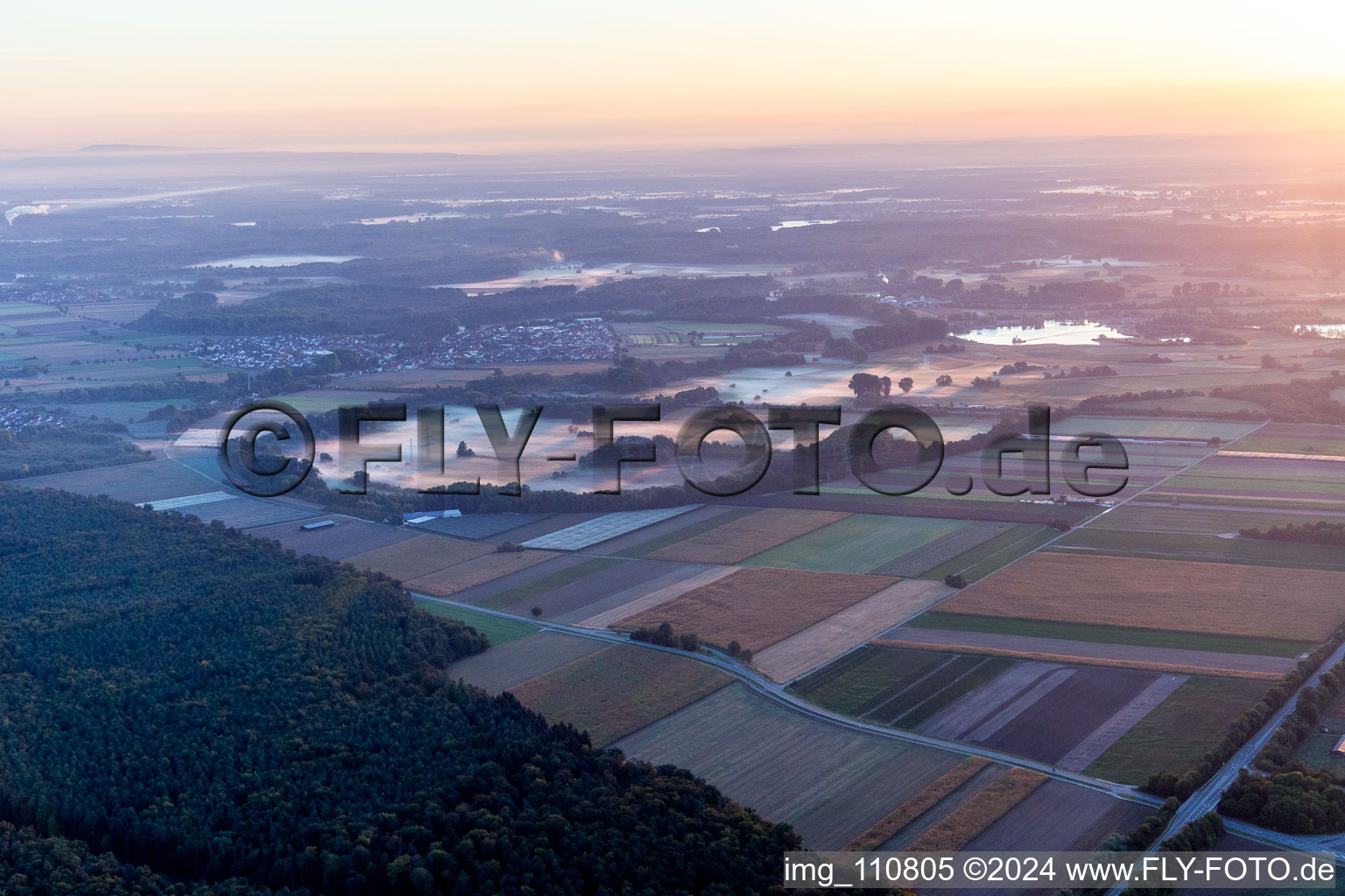 Rheinzabern dans le département Rhénanie-Palatinat, Allemagne depuis l'avion