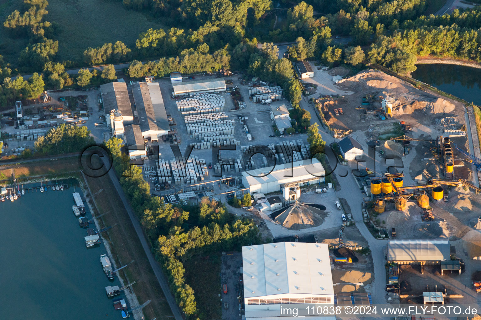 Vue oblique de Port à Germersheim dans le département Rhénanie-Palatinat, Allemagne