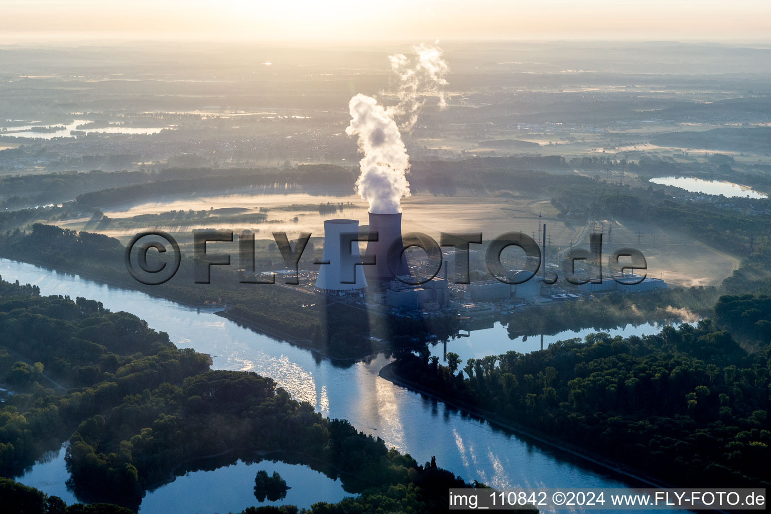 Centrale nucléaire à Philippsburg dans le département Bade-Wurtemberg, Allemagne d'en haut