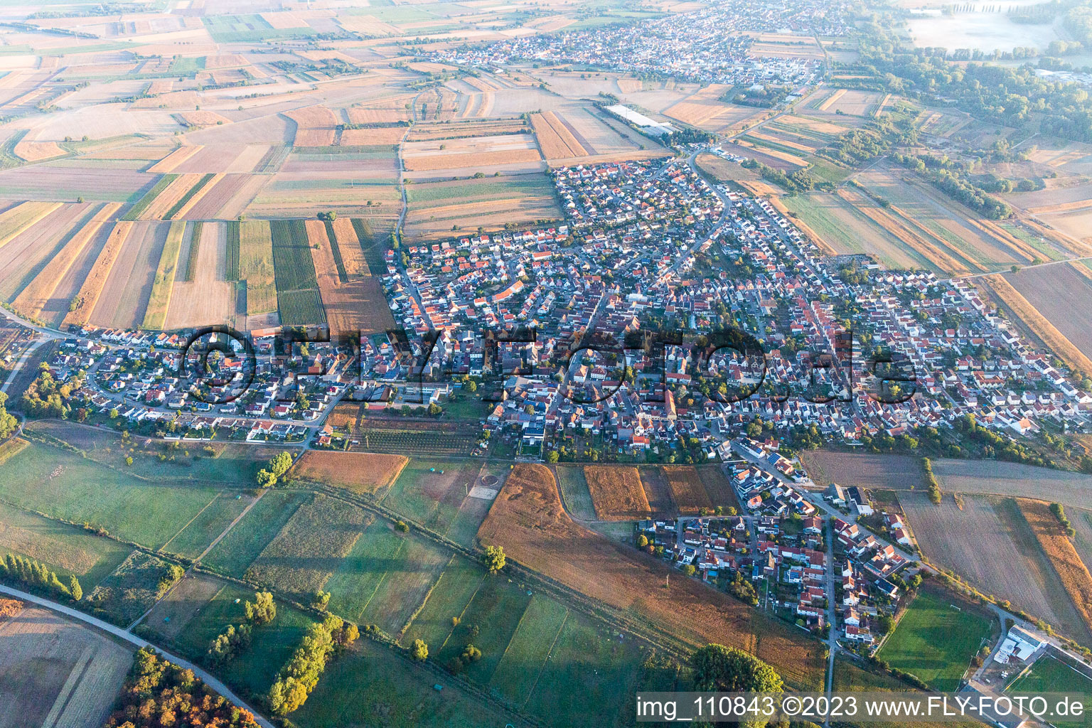 Quartier Mechtersheim in Römerberg dans le département Rhénanie-Palatinat, Allemagne vue du ciel