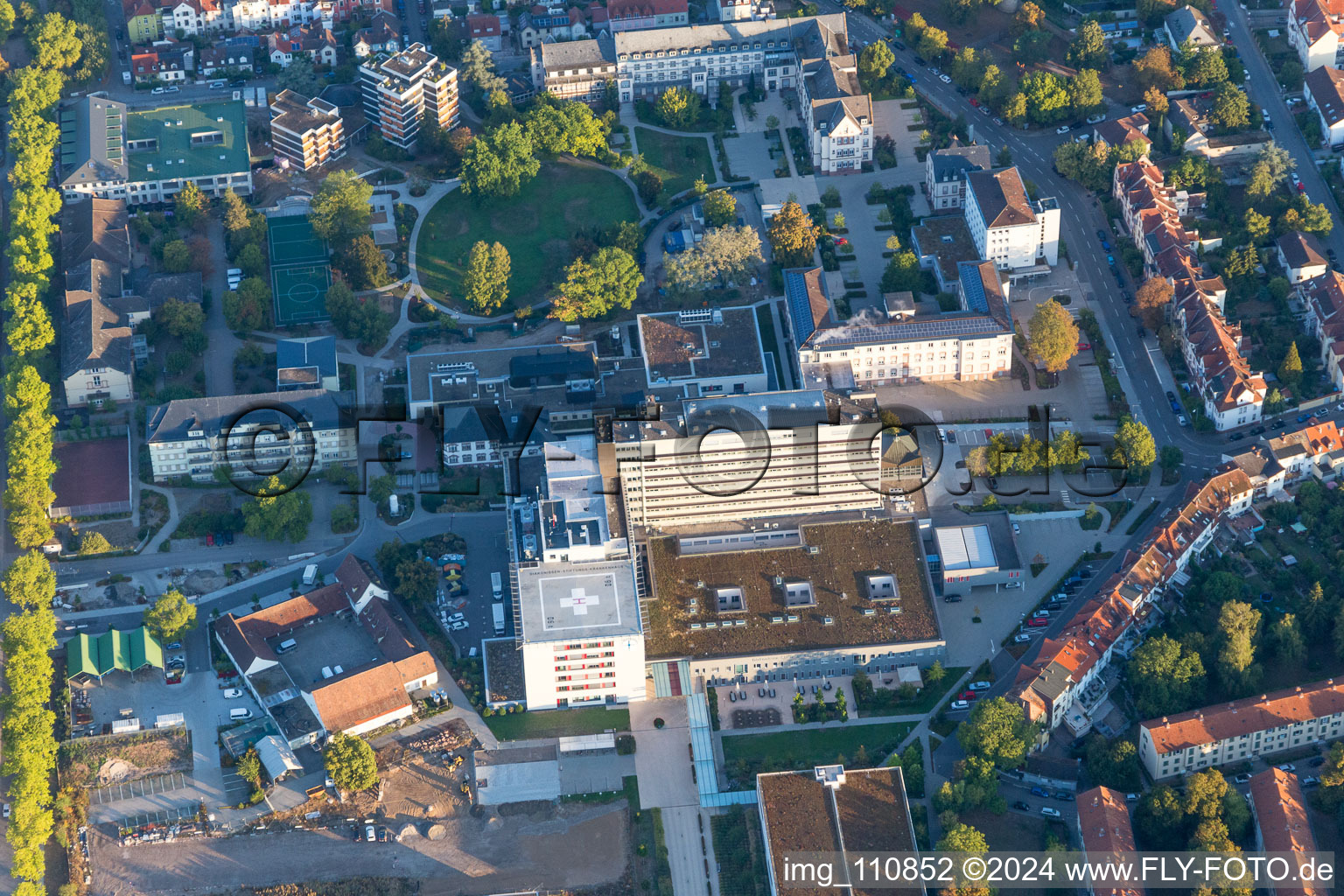 Vue aérienne de Terrain de la clinique de l'hôpital de la Fondation Diakonissen à Speyer dans le département Rhénanie-Palatinat, Allemagne