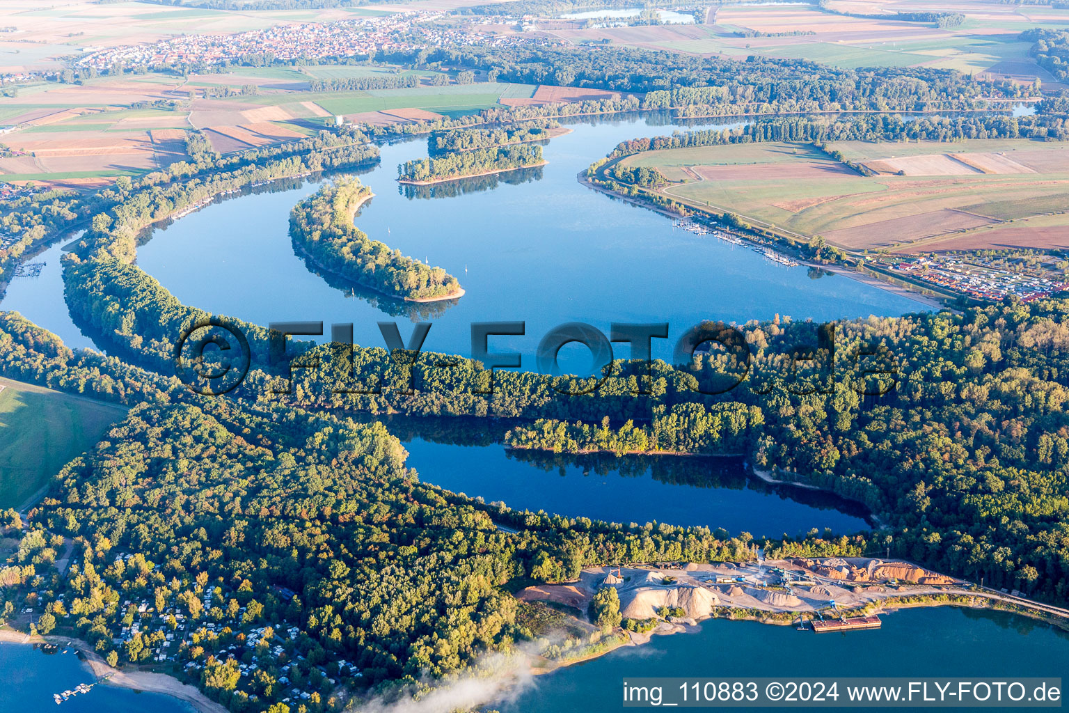 Vue aérienne de Lac Koller à Otterstadt dans le département Rhénanie-Palatinat, Allemagne