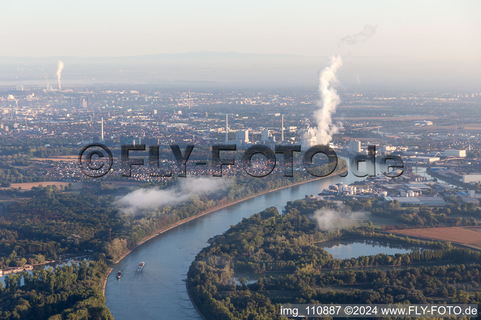 Vue aérienne de Rhin entre Altrip et Rheinau à Altrip dans le département Rhénanie-Palatinat, Allemagne