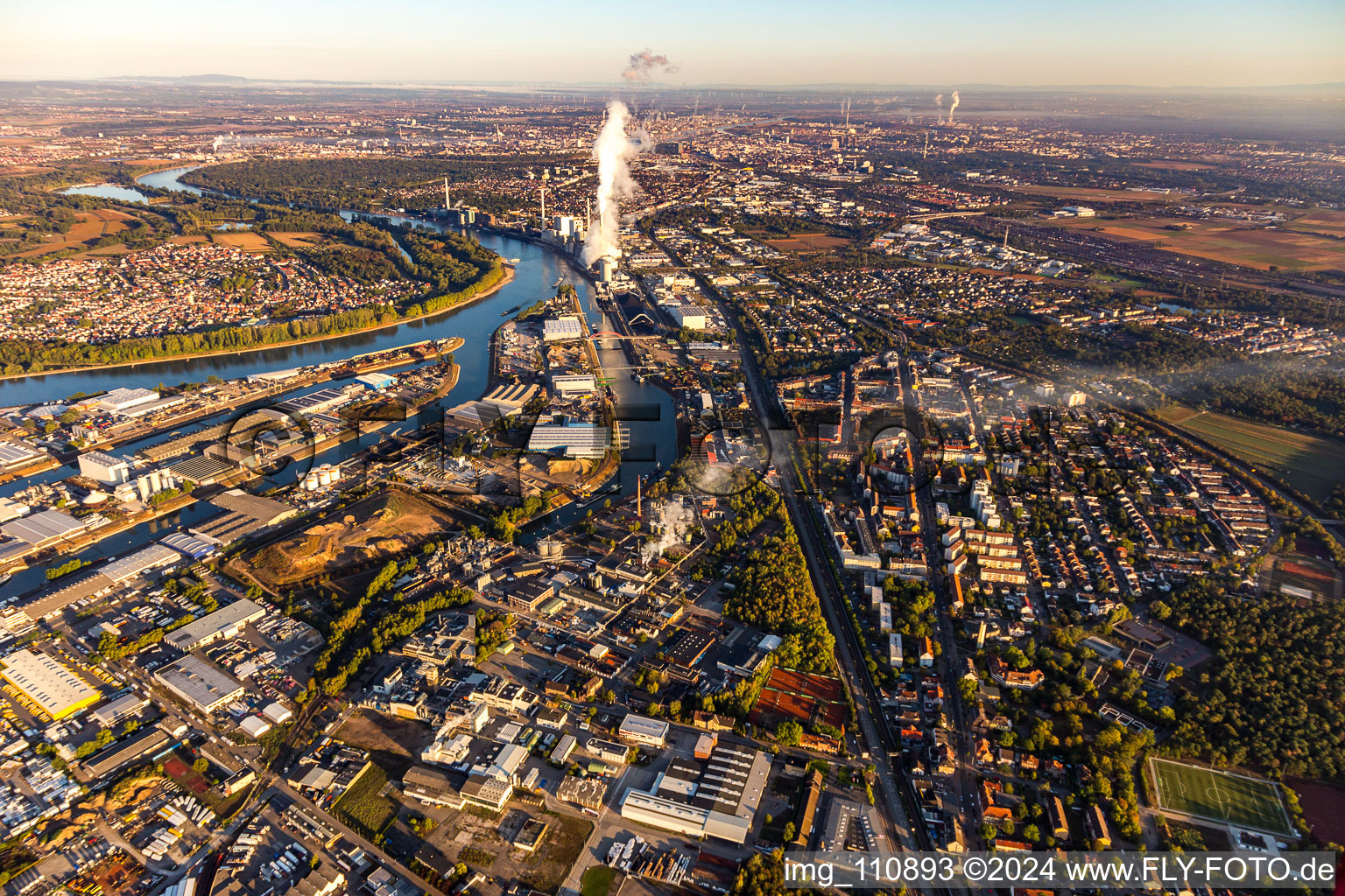 Vue aérienne de Rheinauhafen à le quartier Rheinau in Mannheim dans le département Bade-Wurtemberg, Allemagne