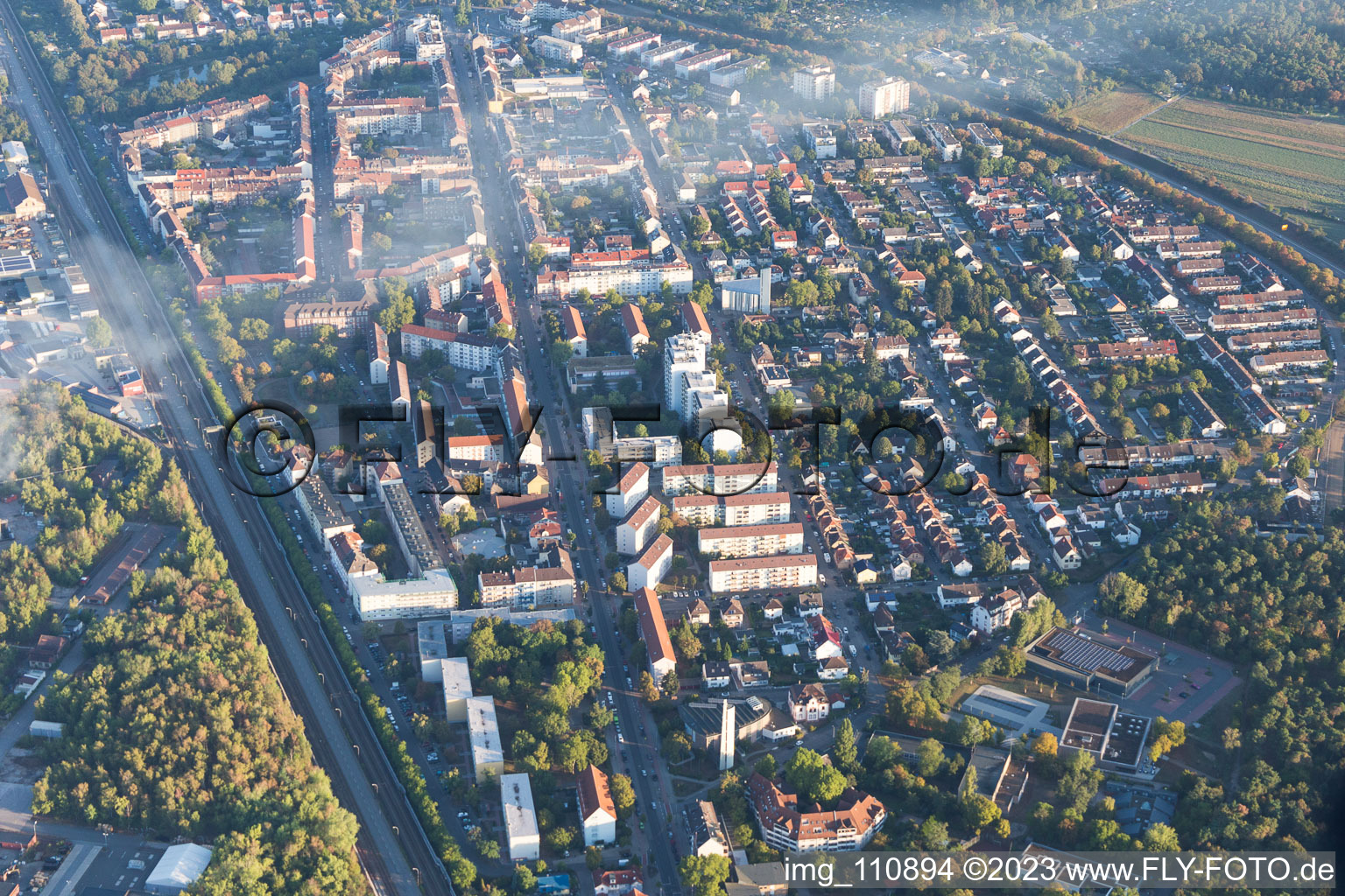 Vue oblique de Quartier Rheinau in Mannheim dans le département Bade-Wurtemberg, Allemagne