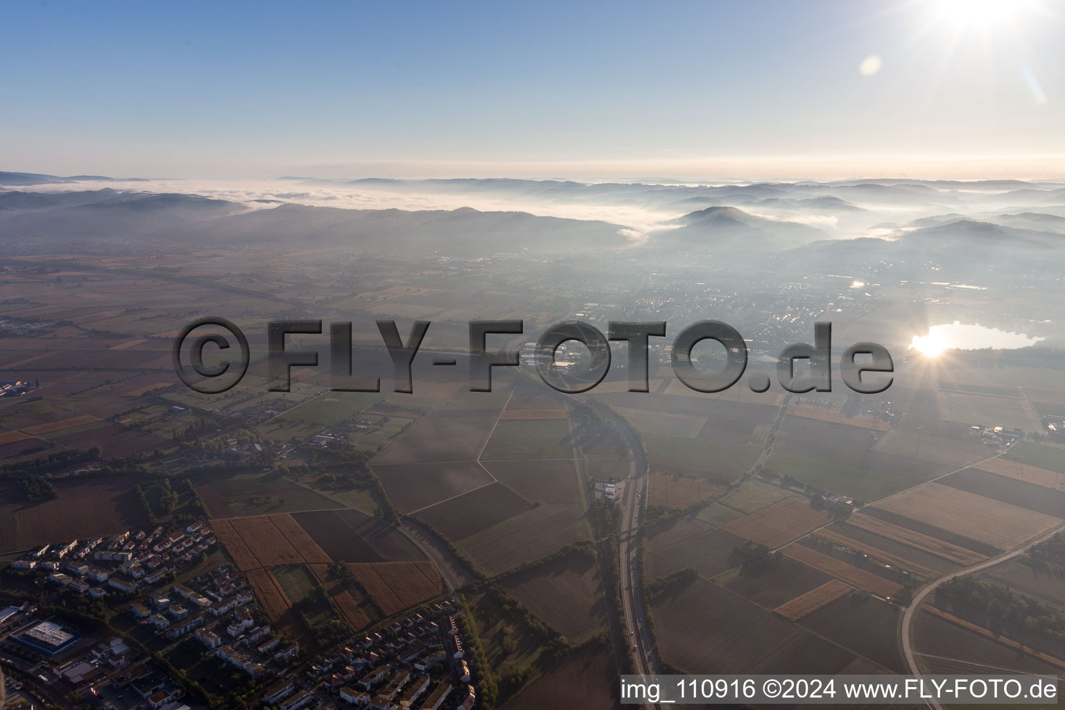 Weinheim dans le département Bade-Wurtemberg, Allemagne depuis l'avion