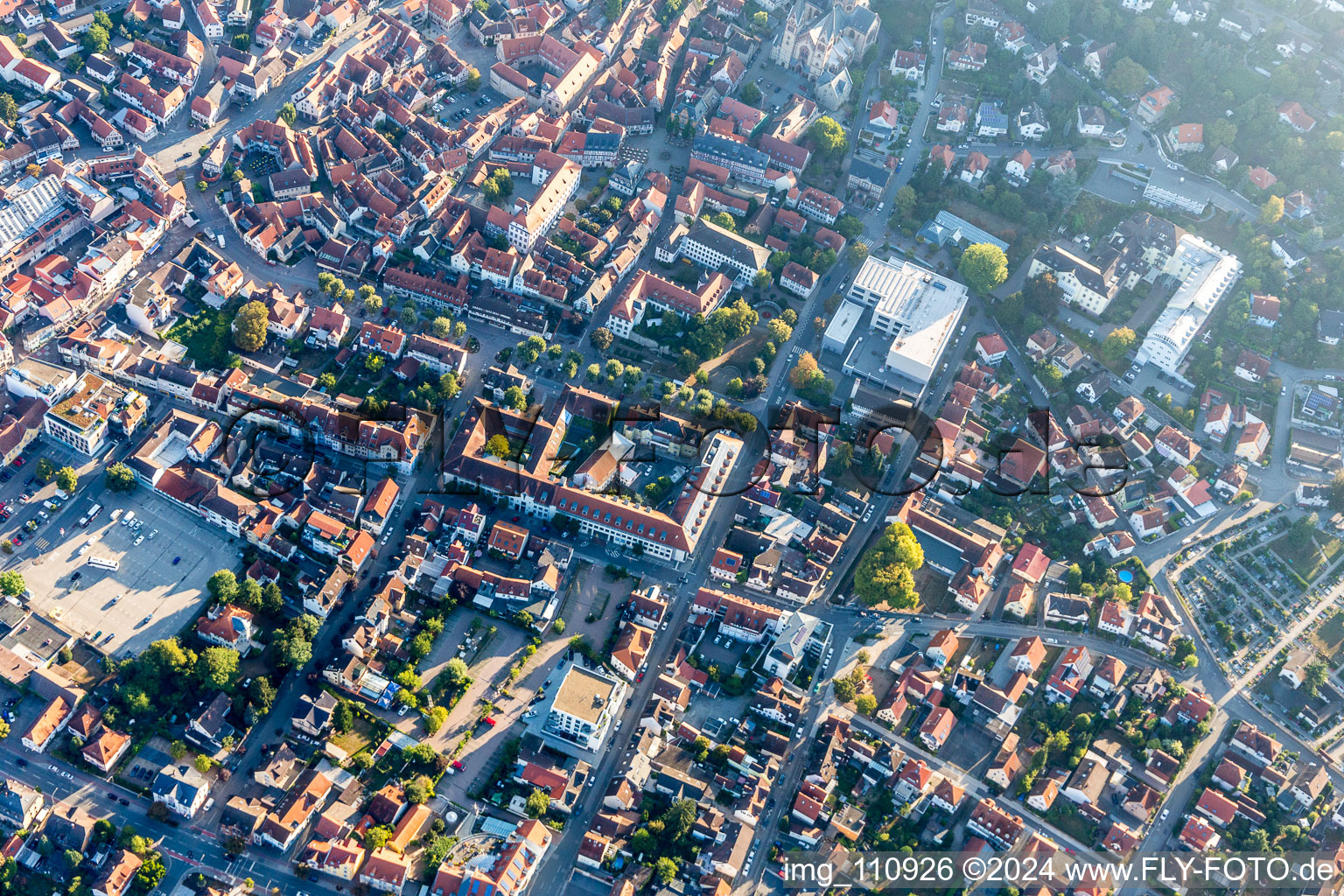 Heppenheim dans le département Hesse, Allemagne depuis l'avion