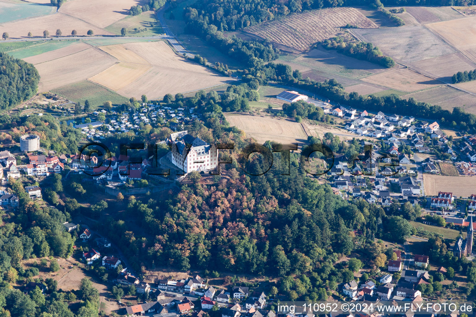 Château de Lichtenberg à le quartier Niedernhausen in Fischbachtal dans le département Hesse, Allemagne d'en haut