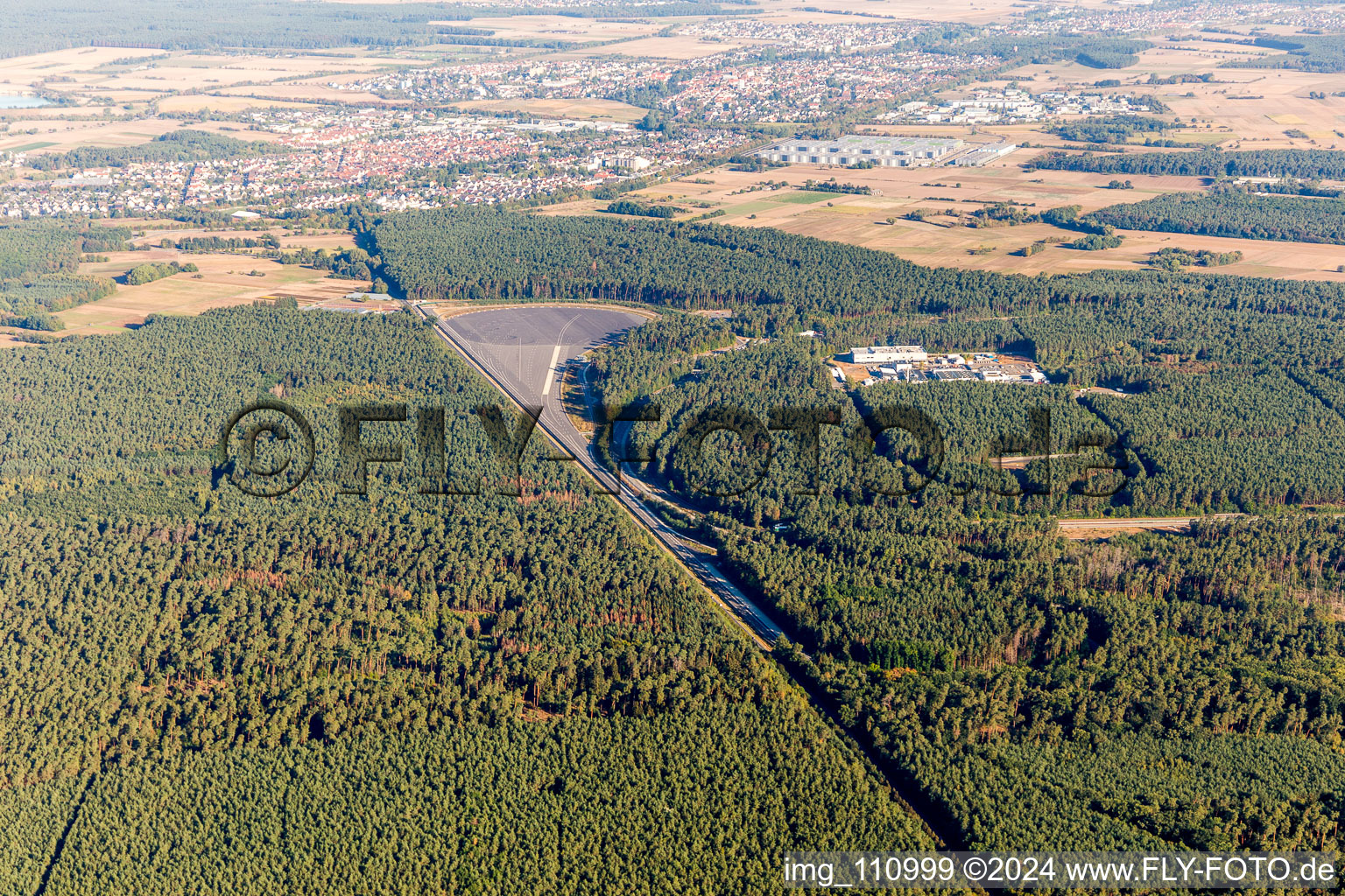 Vue aérienne de Centre d'essais Opel à Rodgau dans le département Hesse, Allemagne