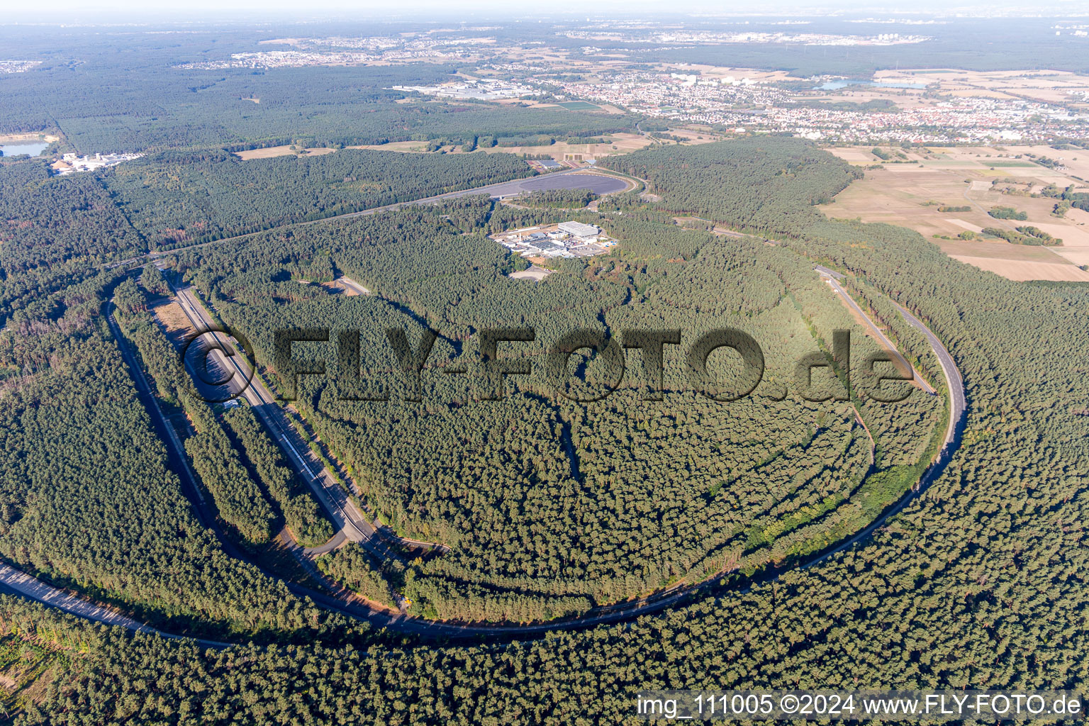 Vue aérienne de Centre d'essais Opel à le quartier Dudenhofen in Rodgau dans le département Hesse, Allemagne