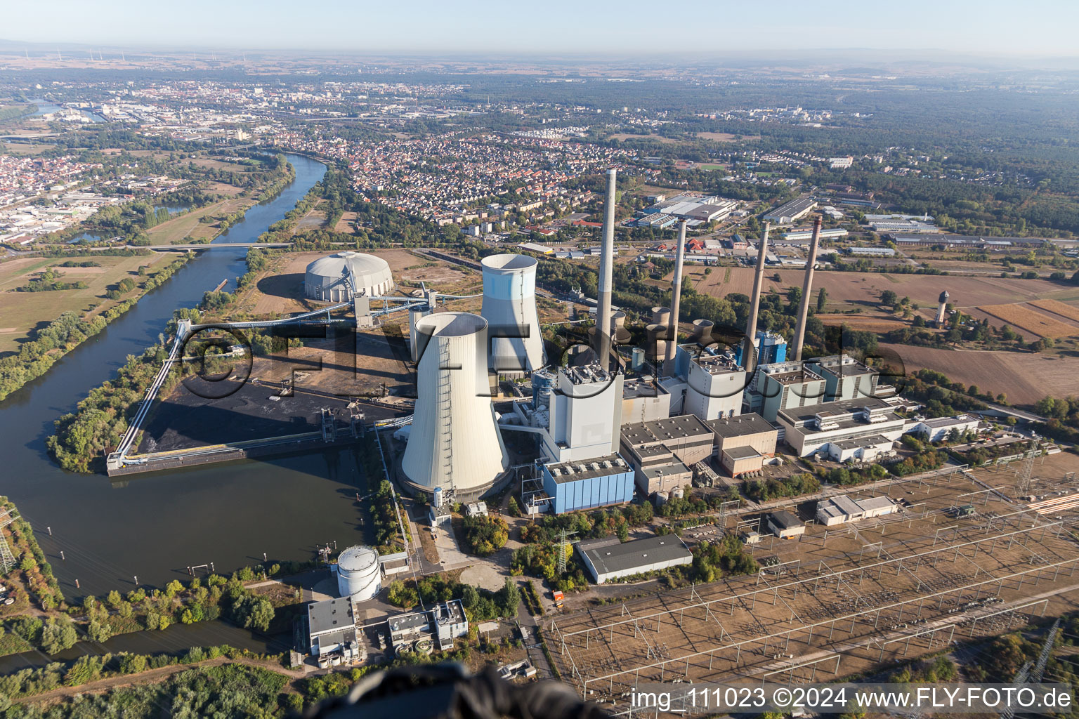 Vue aérienne de Großkrotzenburg, centrale électrique au charbon et au gaz de Staudinger am Main près de Hanau à Großkrotzenburg dans le département Hesse, Allemagne