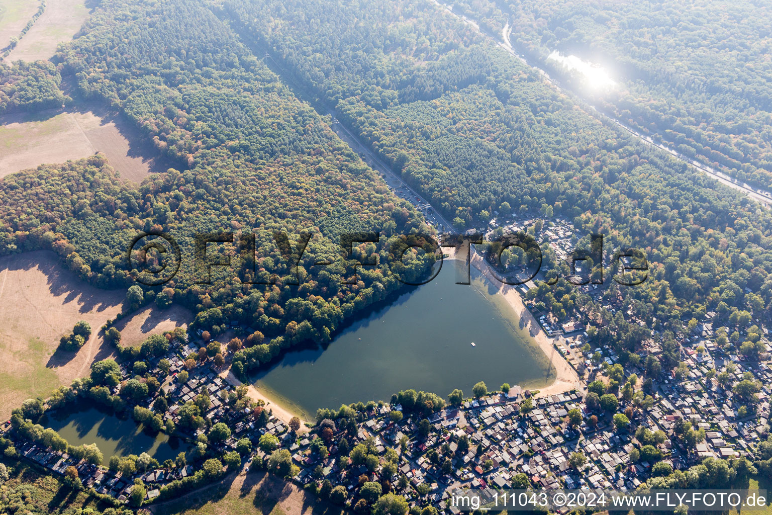 Vue aérienne de Plage du lac Barense à Hanau dans le département Hesse, Allemagne