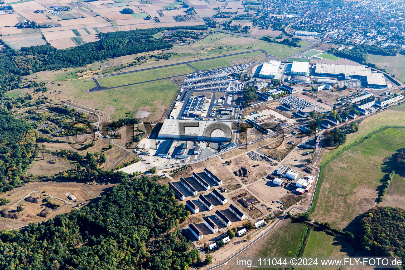 Vue aérienne de Dachser Logistique Alimentaire à le quartier Rückingen in Erlensee dans le département Hesse, Allemagne