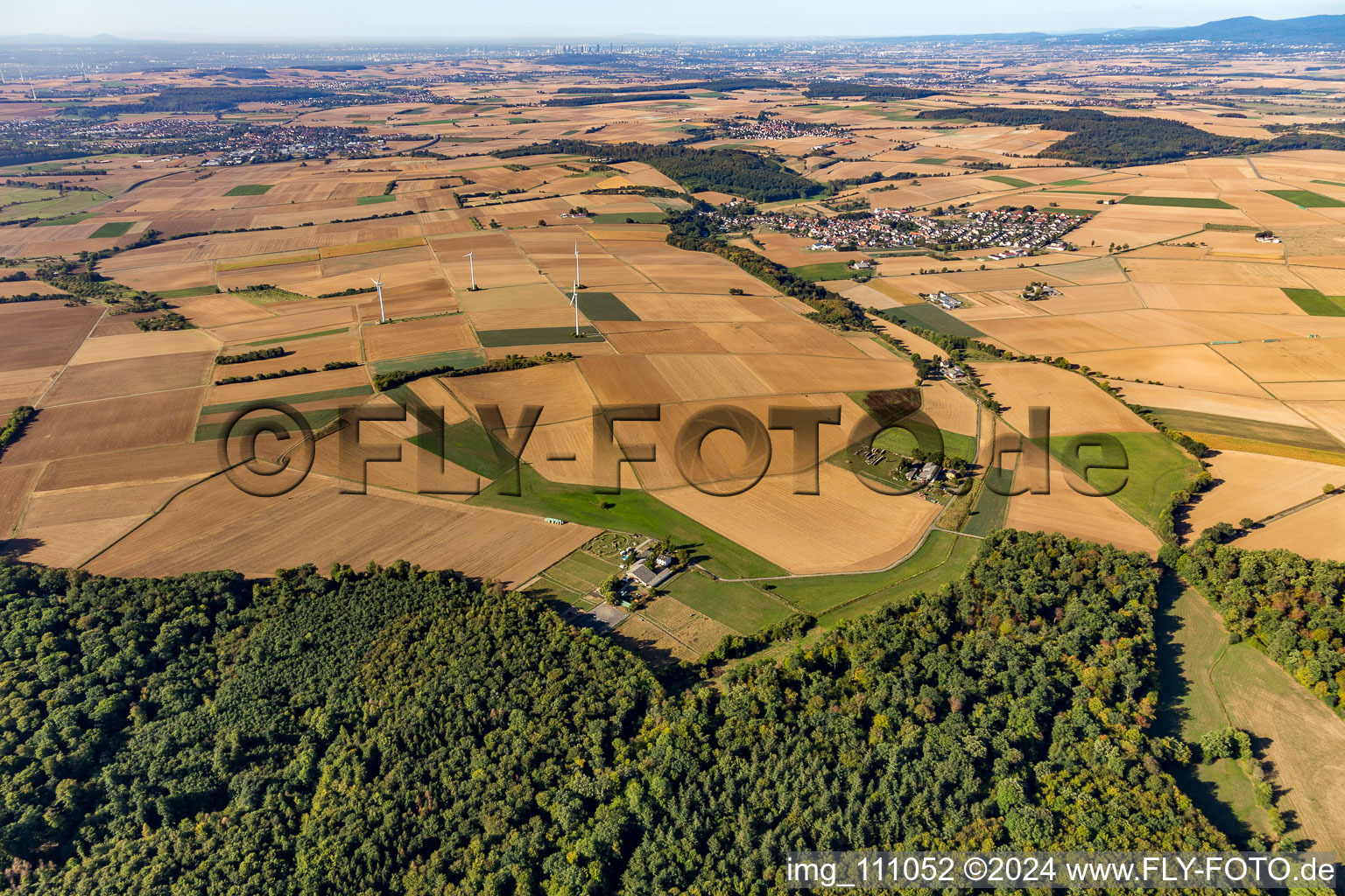 Vue aérienne de Krebsbach à le quartier Bönstadt in Niddatal dans le département Hesse, Allemagne