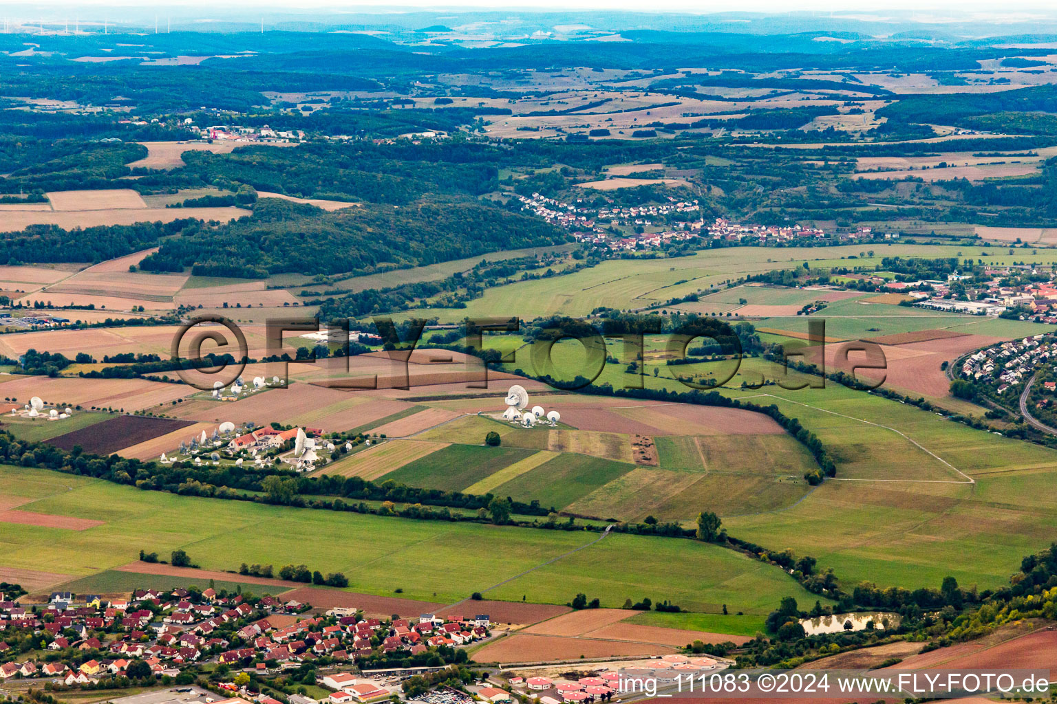 Vue aérienne de Hammelburg, antennes satellites Intelsat à Fuchsstadt dans le département Bavière, Allemagne