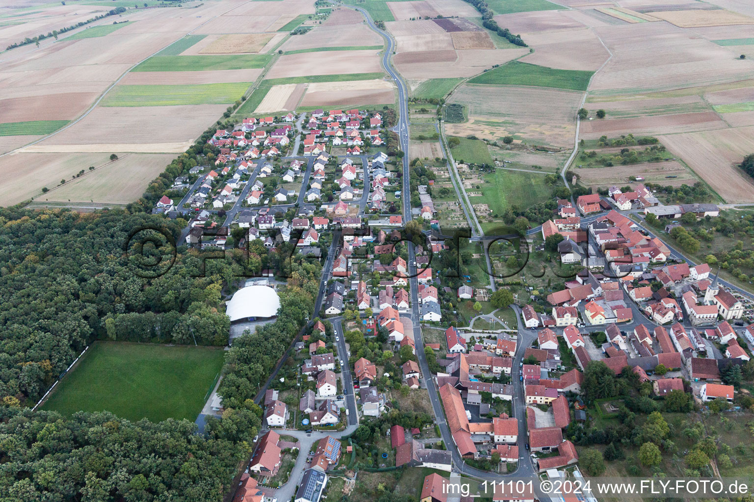 Vue aérienne de Sömmersdorf dans le département Bavière, Allemagne