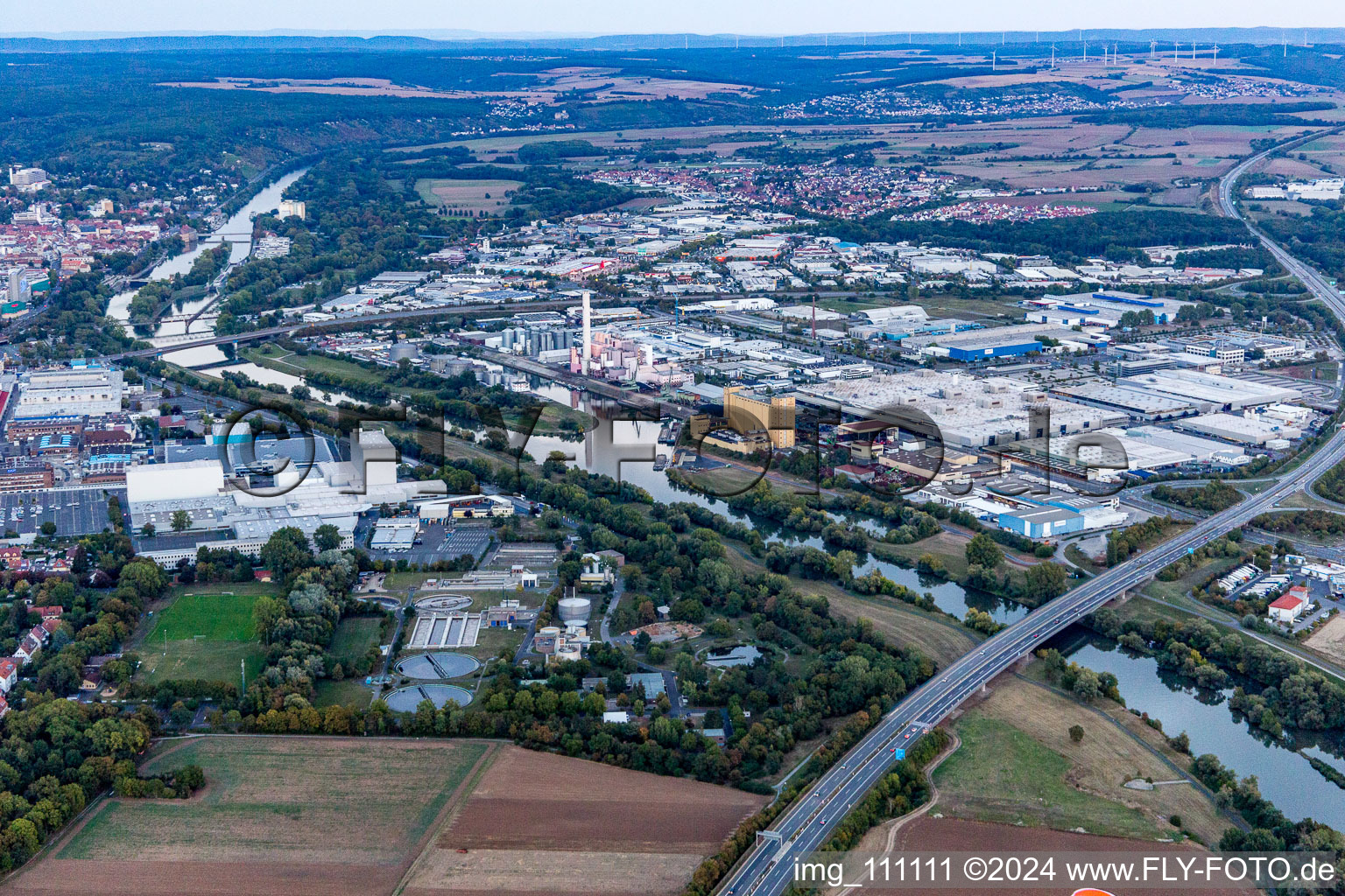 Vue aérienne de Zone commerciale principale à le quartier Oberndorf in Schweinfurt dans le département Bavière, Allemagne