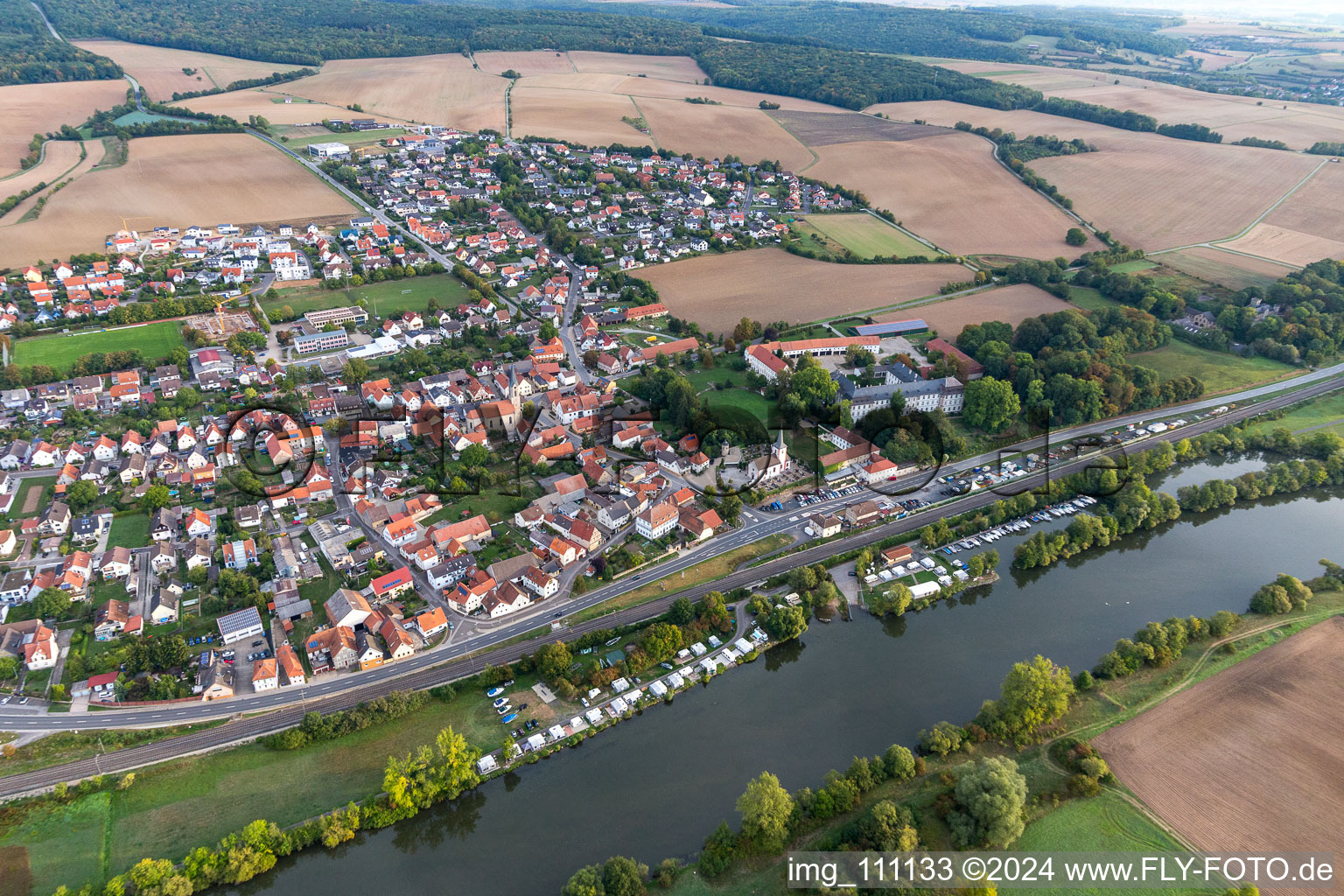 Vue aérienne de Embarcadères du club nautique Obertheres à le quartier Obertheres in Theres dans le département Bavière, Allemagne