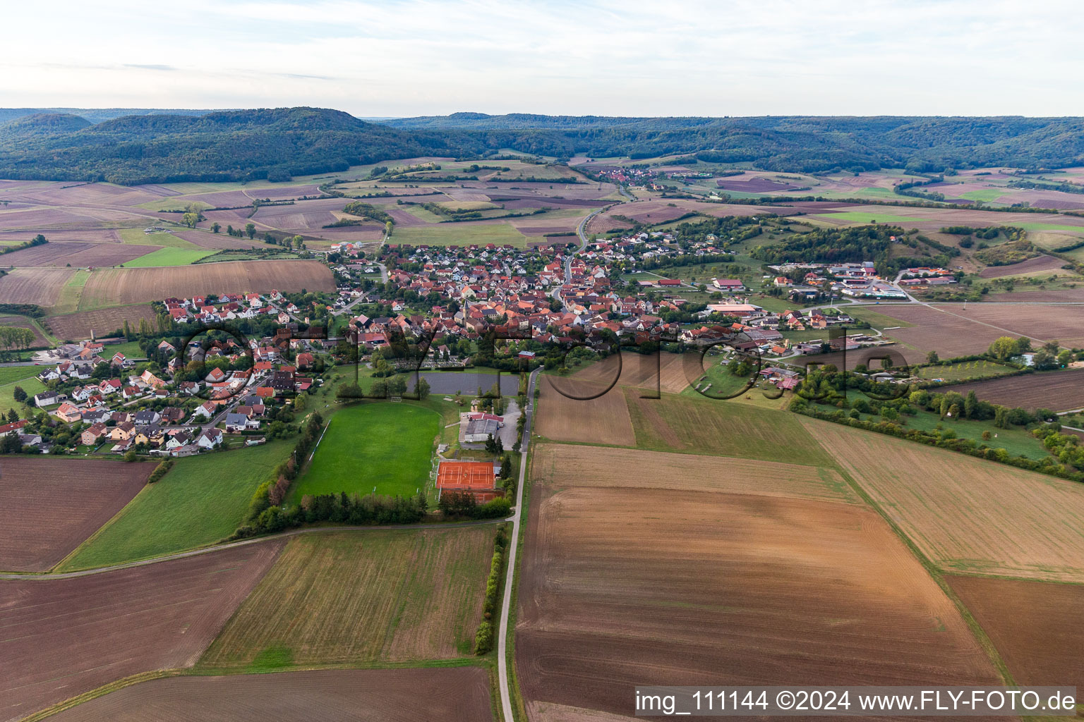 Vue aérienne de Quartier Westheim in Knetzgau dans le département Bavière, Allemagne