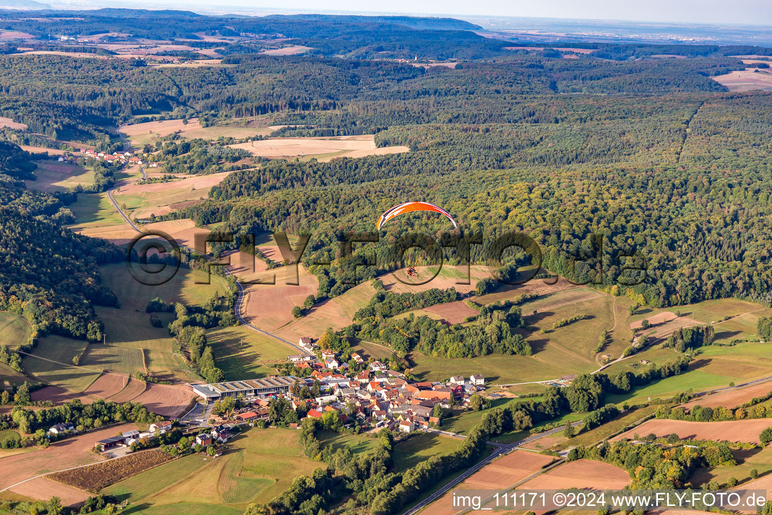 Vue aérienne de Quartier Untersteinach in Burgwindheim dans le département Bavière, Allemagne