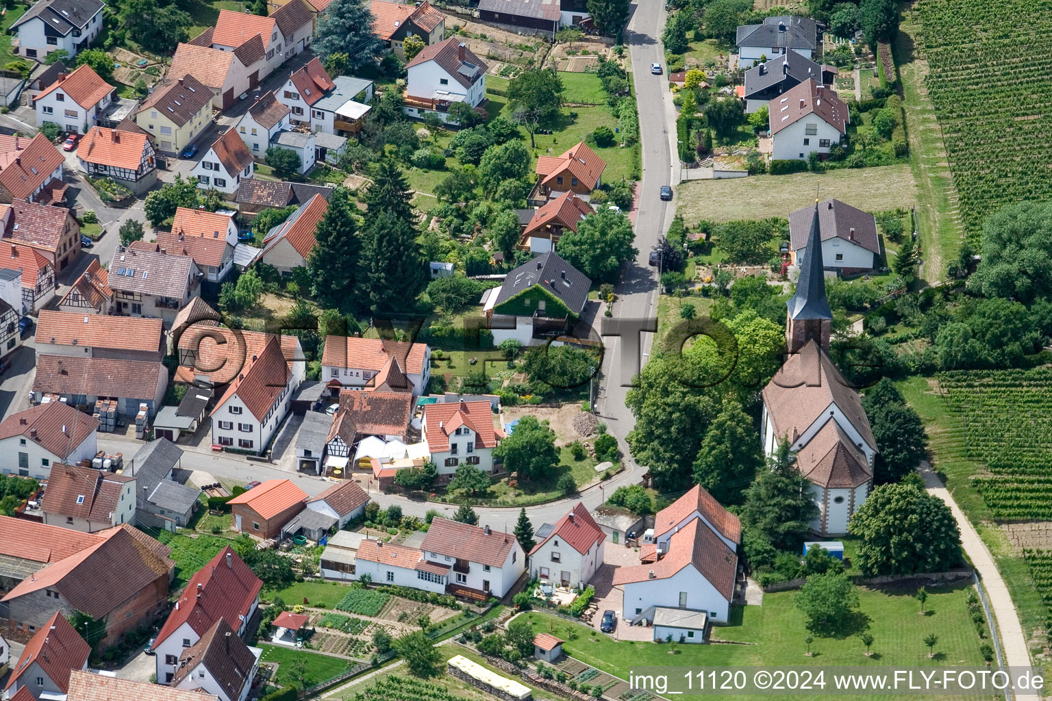 Vue aérienne de Quartier Rechtenbach in Schweigen-Rechtenbach dans le département Rhénanie-Palatinat, Allemagne