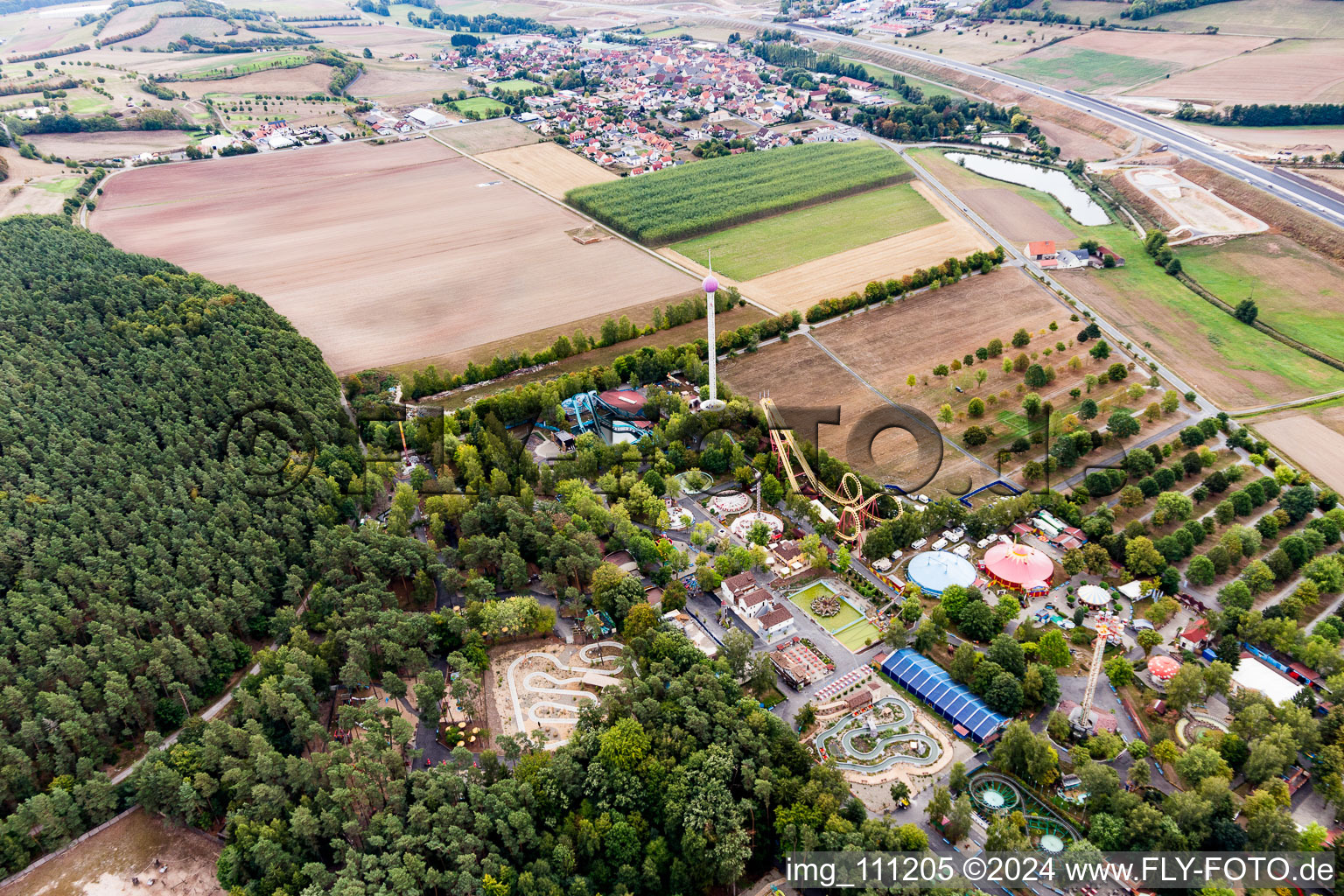 Vue aérienne de Centre de Loisirs - Parc d'Attractions Terrain de Loisirs Geiselwind à Geiselwind dans le département Bavière, Allemagne