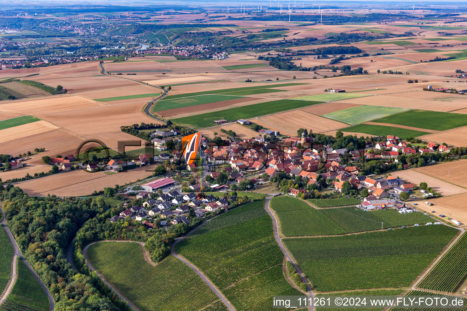 Quartier Neuses am Berg in Dettelbach dans le département Bavière, Allemagne hors des airs