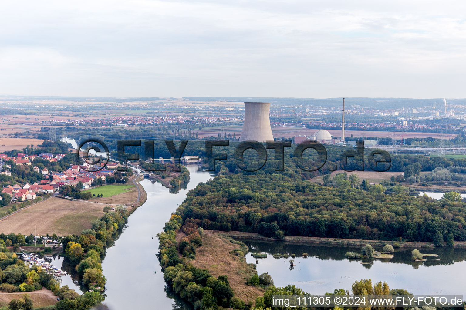 Vue aérienne de Centrale nucléaire à Grafenrheinfeld dans le département Bavière, Allemagne