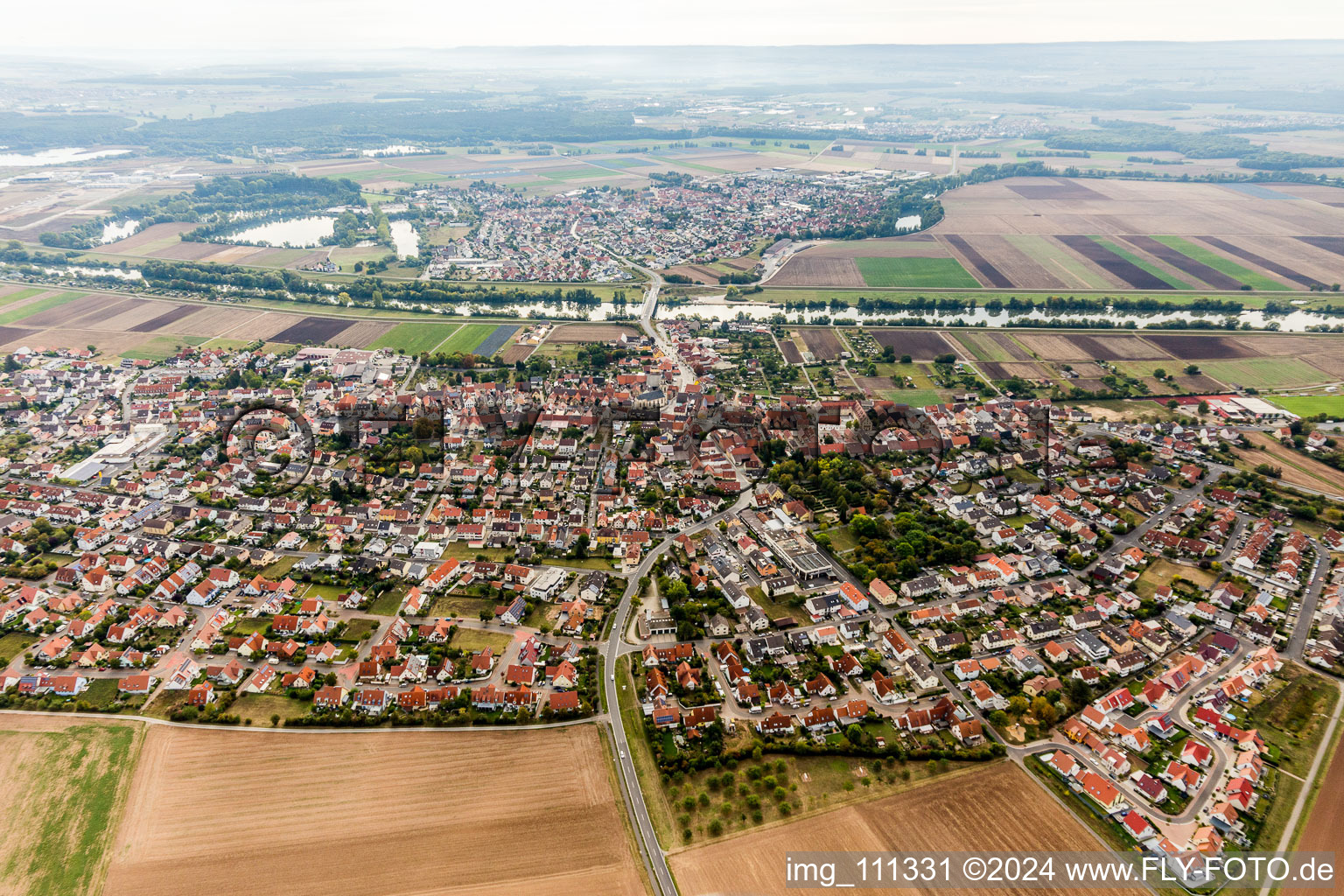 Vue aérienne de Zones riveraines du Main à Bergrheinfeld dans le département Bavière, Allemagne