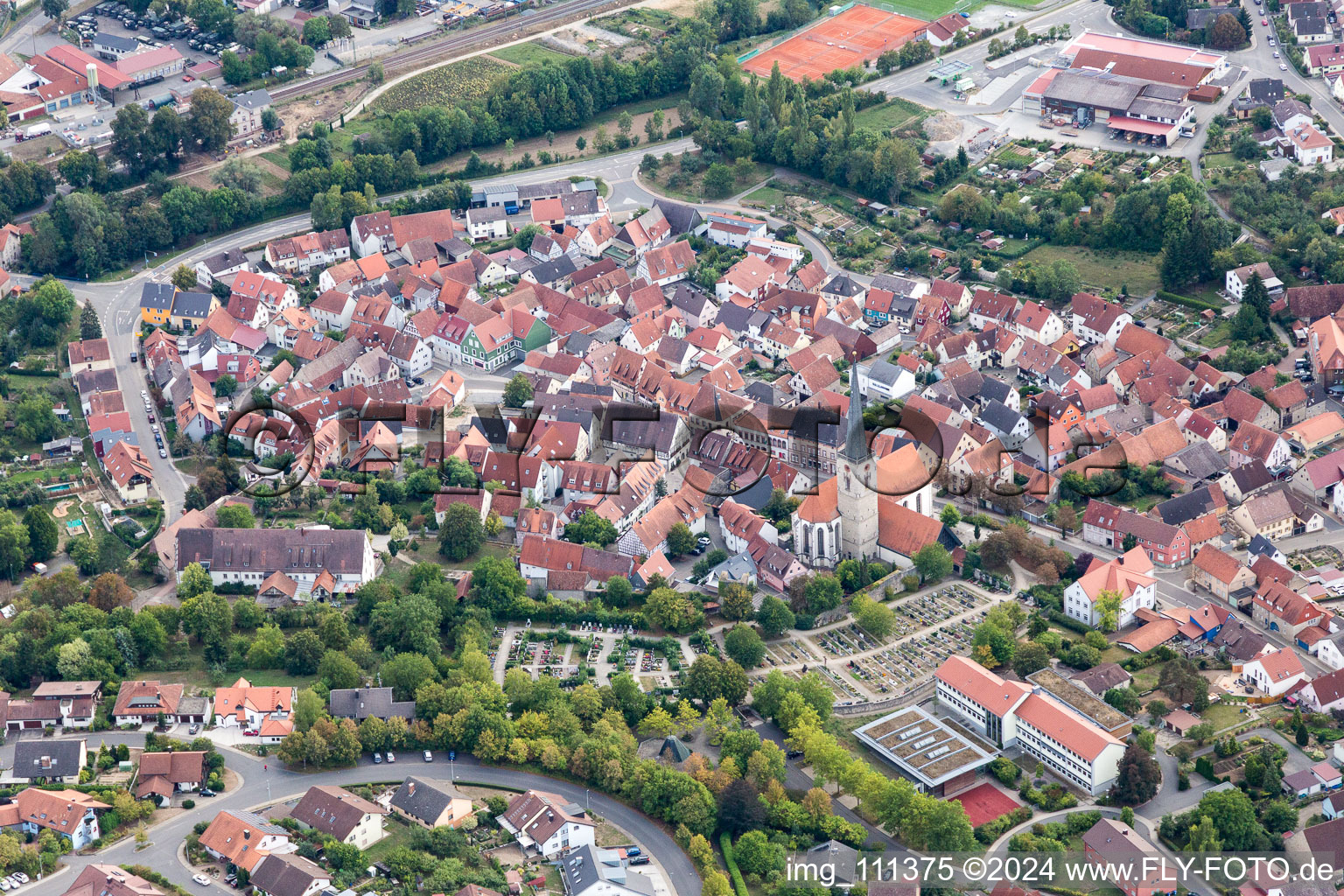 Vue aérienne de Grünsfeld dans le département Bade-Wurtemberg, Allemagne