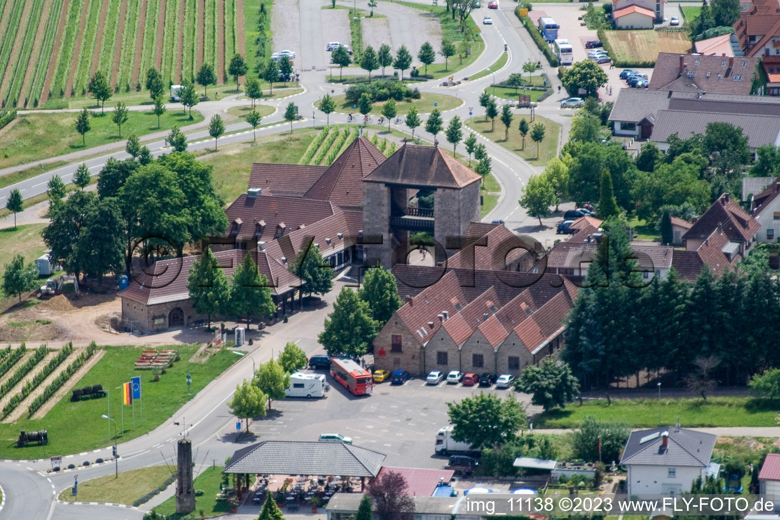 Photographie aérienne de Porte du vin du nord à le quartier Rechtenbach in Schweigen-Rechtenbach dans le département Rhénanie-Palatinat, Allemagne