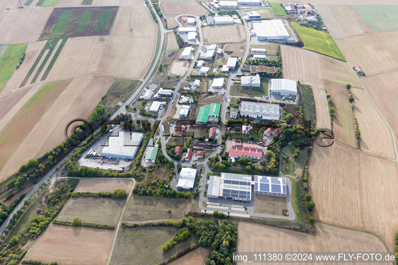 Vue aérienne de Zone commerciale à Grünsfeld dans le département Bade-Wurtemberg, Allemagne