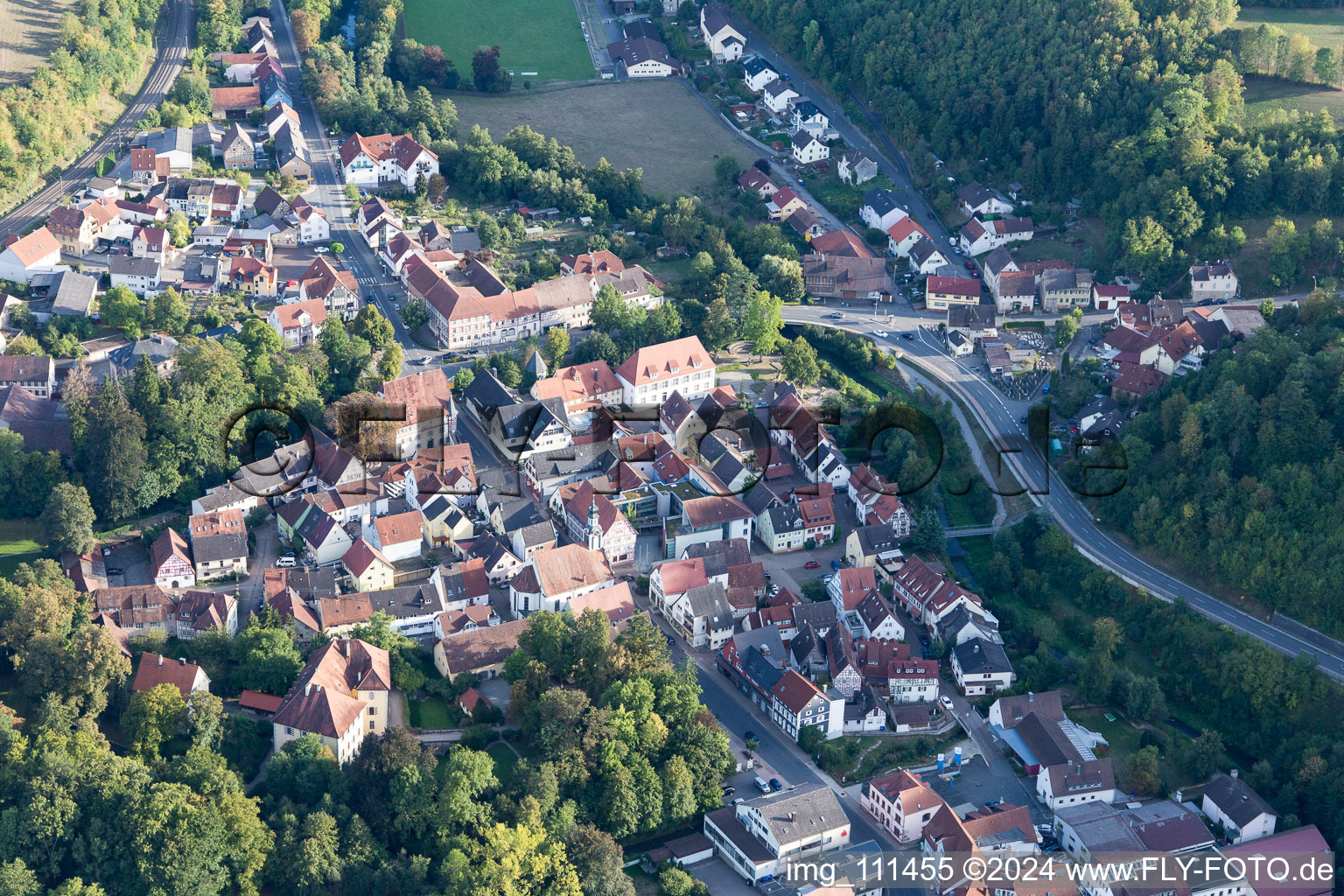 Adelsheim dans le département Bade-Wurtemberg, Allemagne depuis l'avion