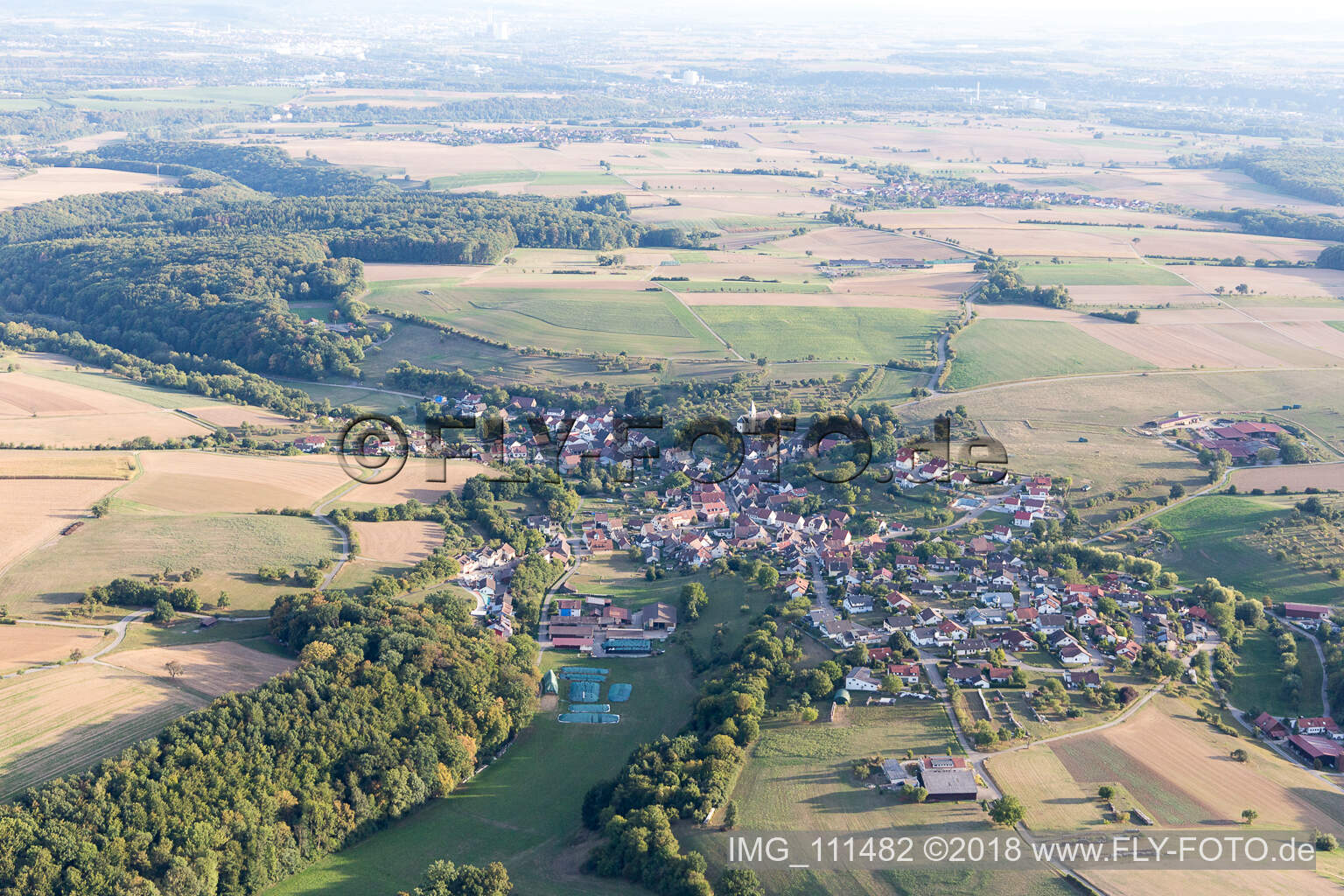 Vue aérienne de Tiefenbach à Gundelsheim dans le département Bade-Wurtemberg, Allemagne