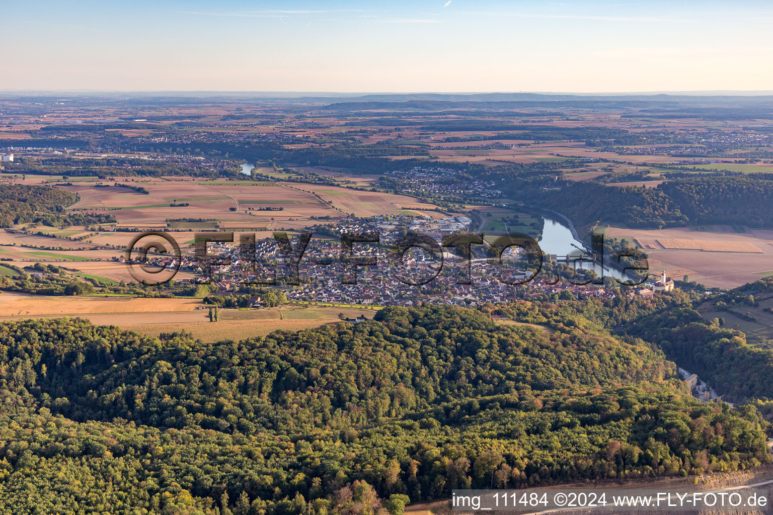 Vue aérienne de Gundelsheim dans le département Bade-Wurtemberg, Allemagne