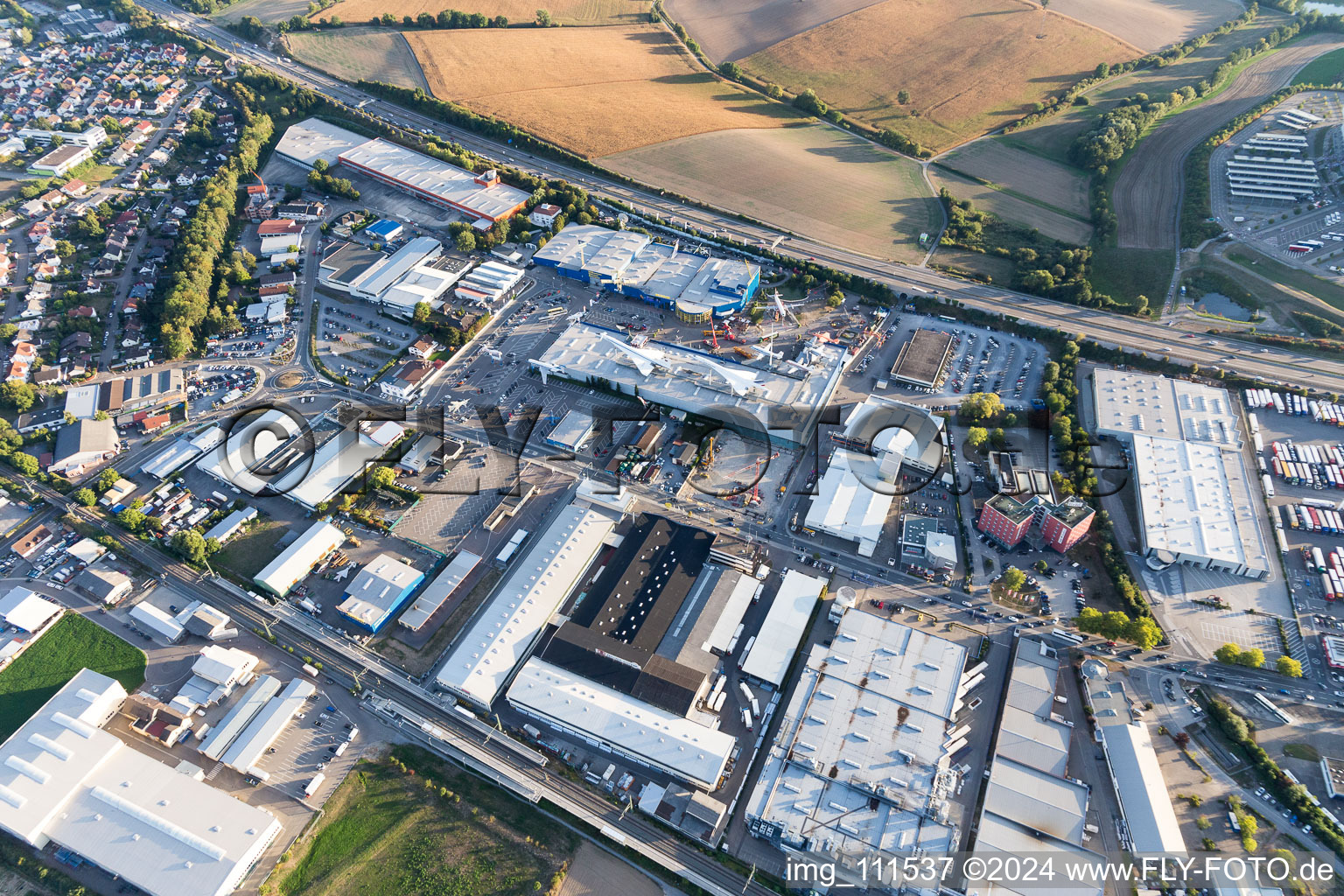 Musée de la technologie à le quartier Steinsfurt in Sinsheim dans le département Bade-Wurtemberg, Allemagne d'en haut