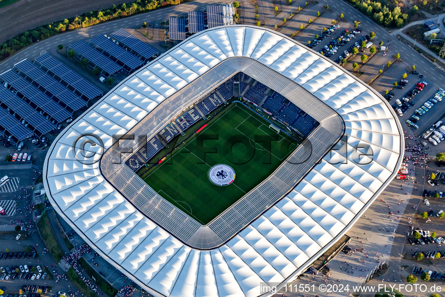 WIRSOL Rhein-Neckar-Arena avant le match amical à guichets fermés entre le Pérou et l'Allemagne à le quartier Steinsfurt in Sinsheim dans le département Bade-Wurtemberg, Allemagne hors des airs