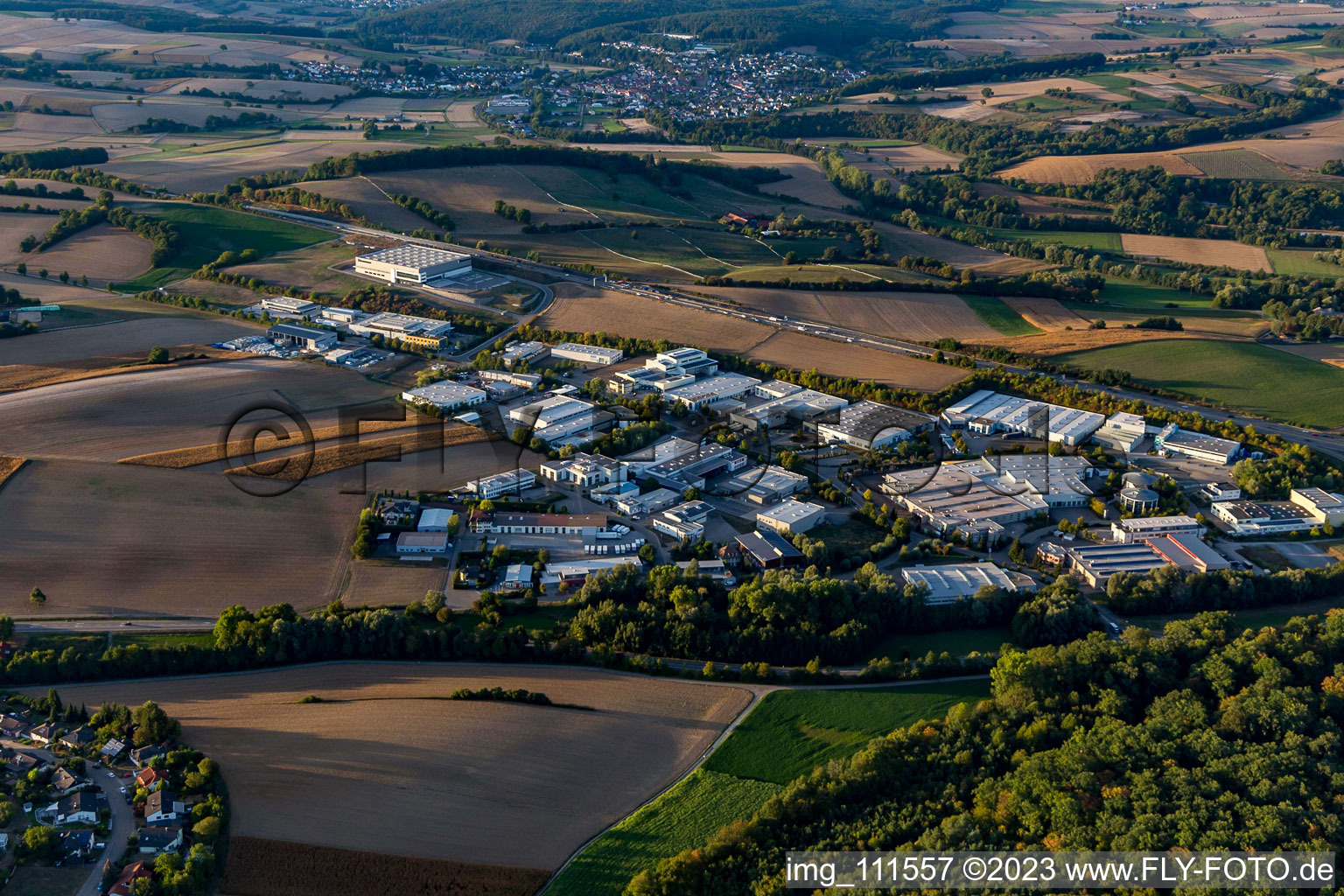 Vue aérienne de Zone industrielle de Kleines Feldlein à le quartier Dühren in Sinsheim dans le département Bade-Wurtemberg, Allemagne