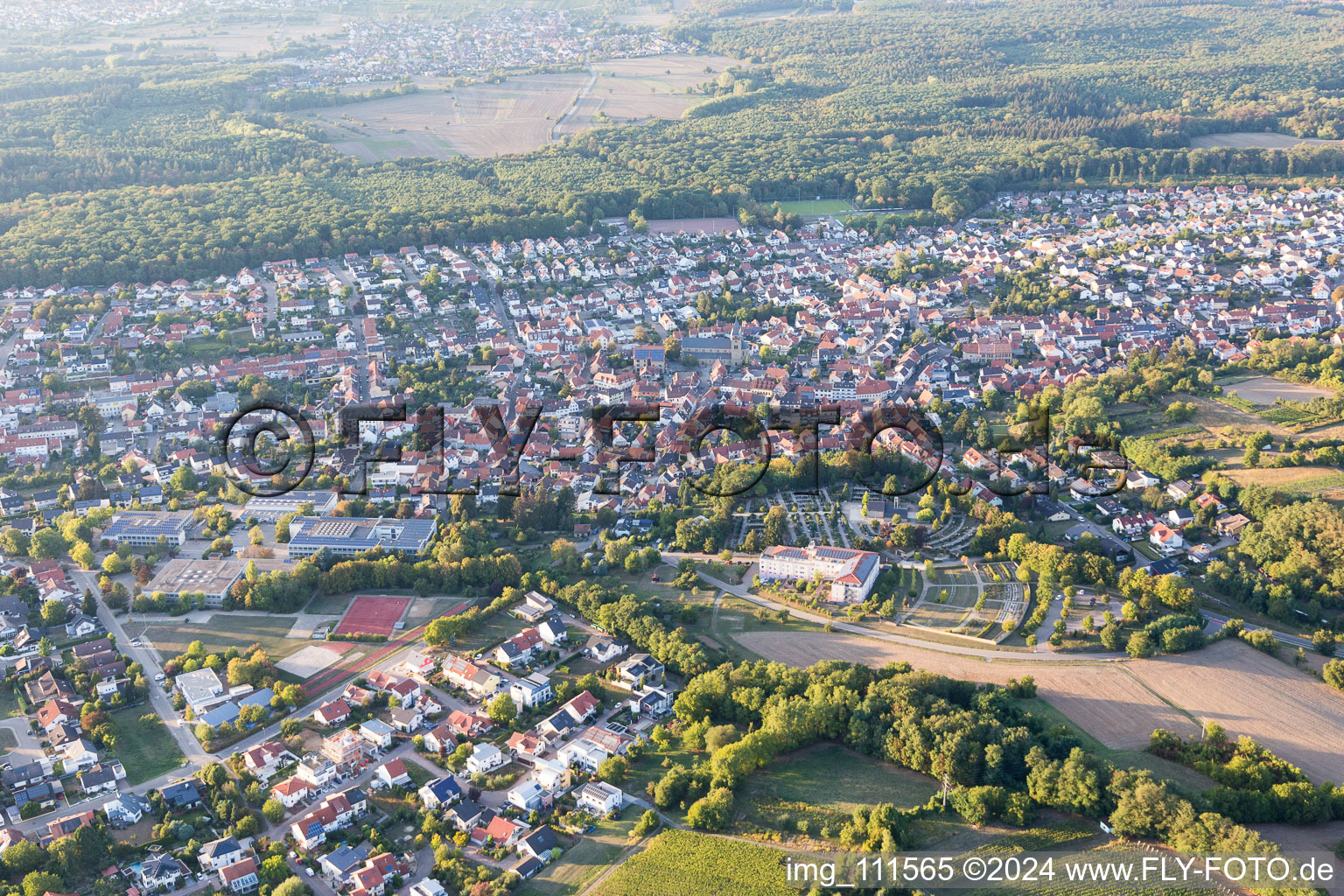 Enregistrement par drone de Östringen dans le département Bade-Wurtemberg, Allemagne