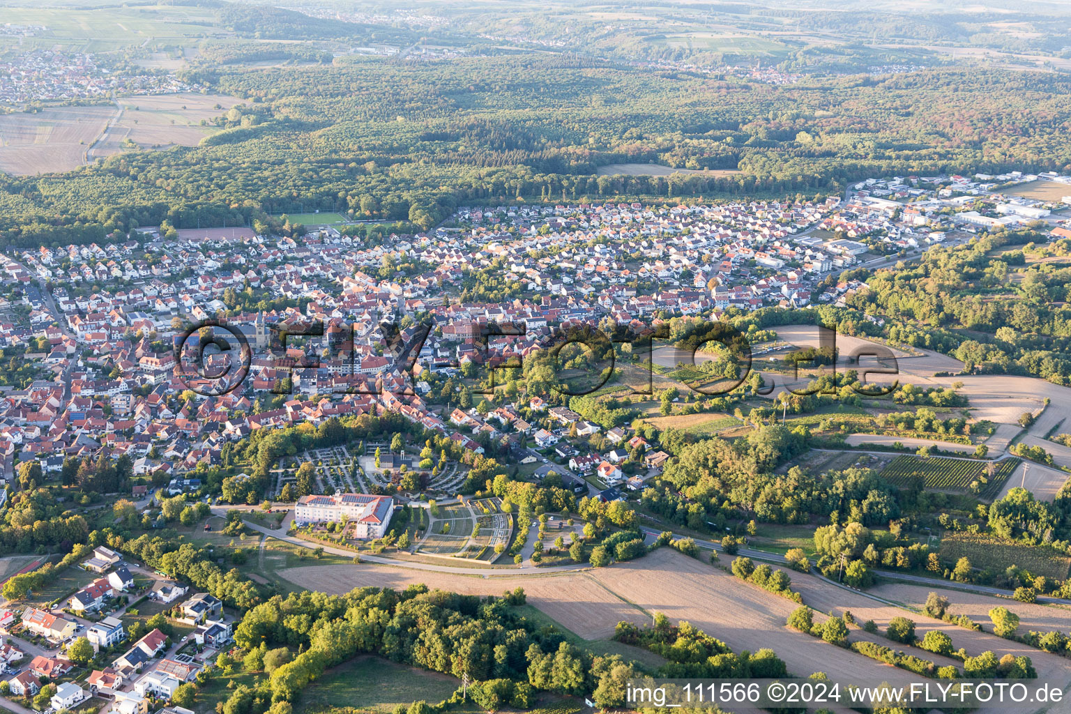 Image drone de Östringen dans le département Bade-Wurtemberg, Allemagne