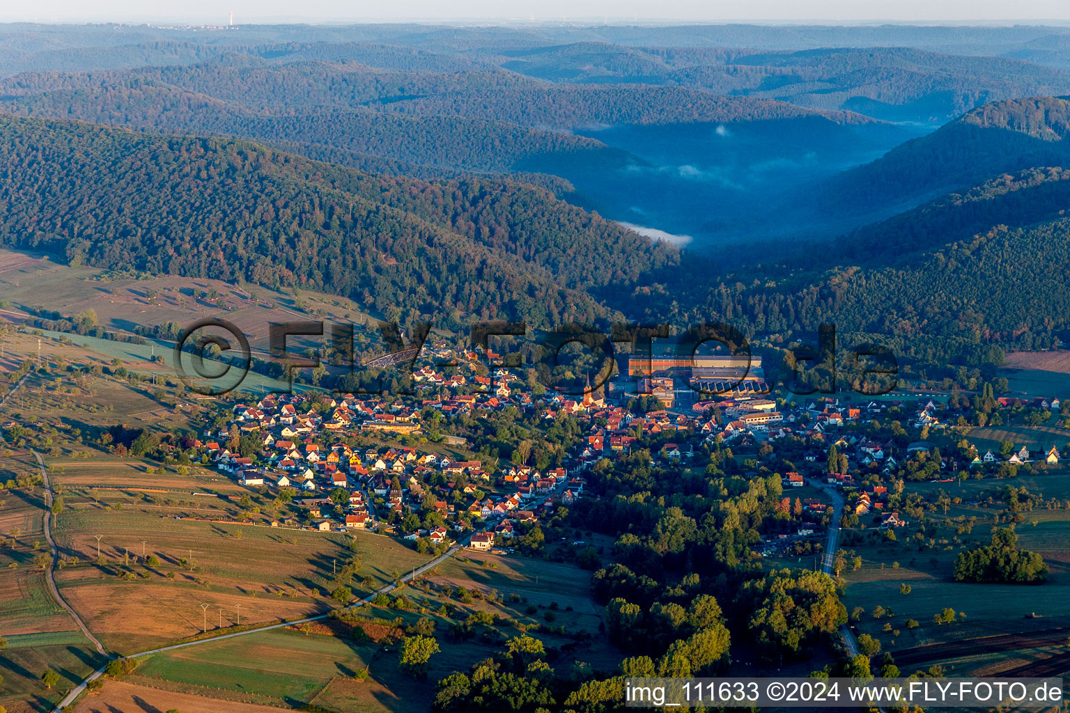 Zinswiller dans le département Bas Rhin, France du point de vue du drone